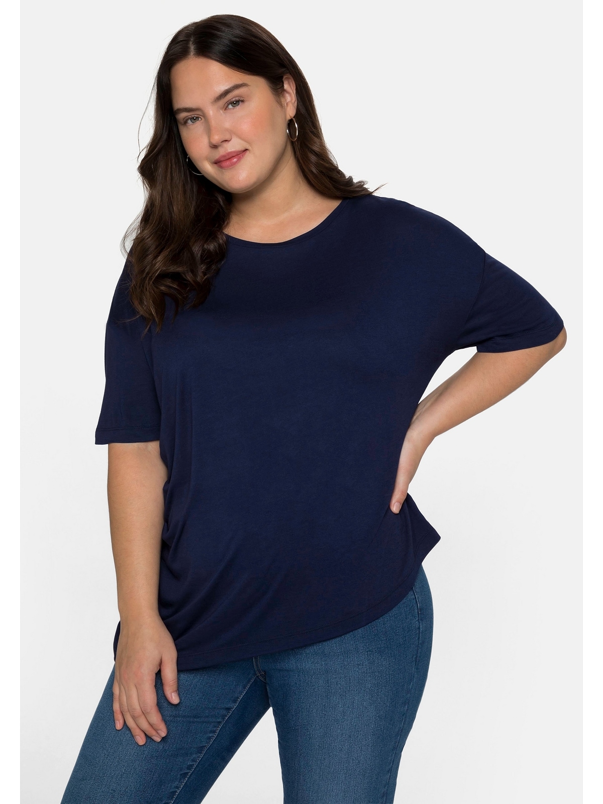 Faltendetail »Große T-Shirt asymmetrischem | mit bestellen Saum und BAUR Sheego für Größen«,