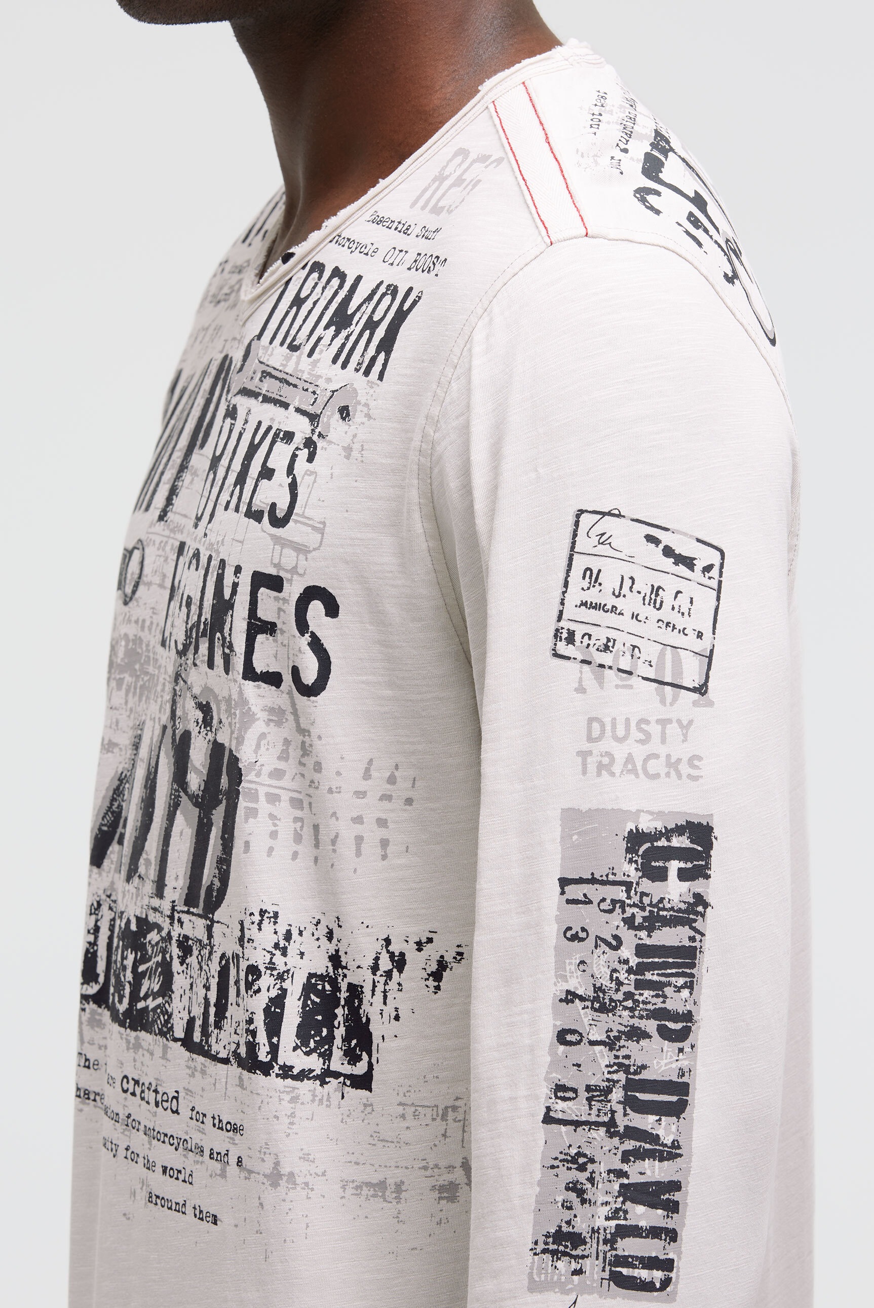 CAMP DAVID V-Shirt mit offenen Kanten