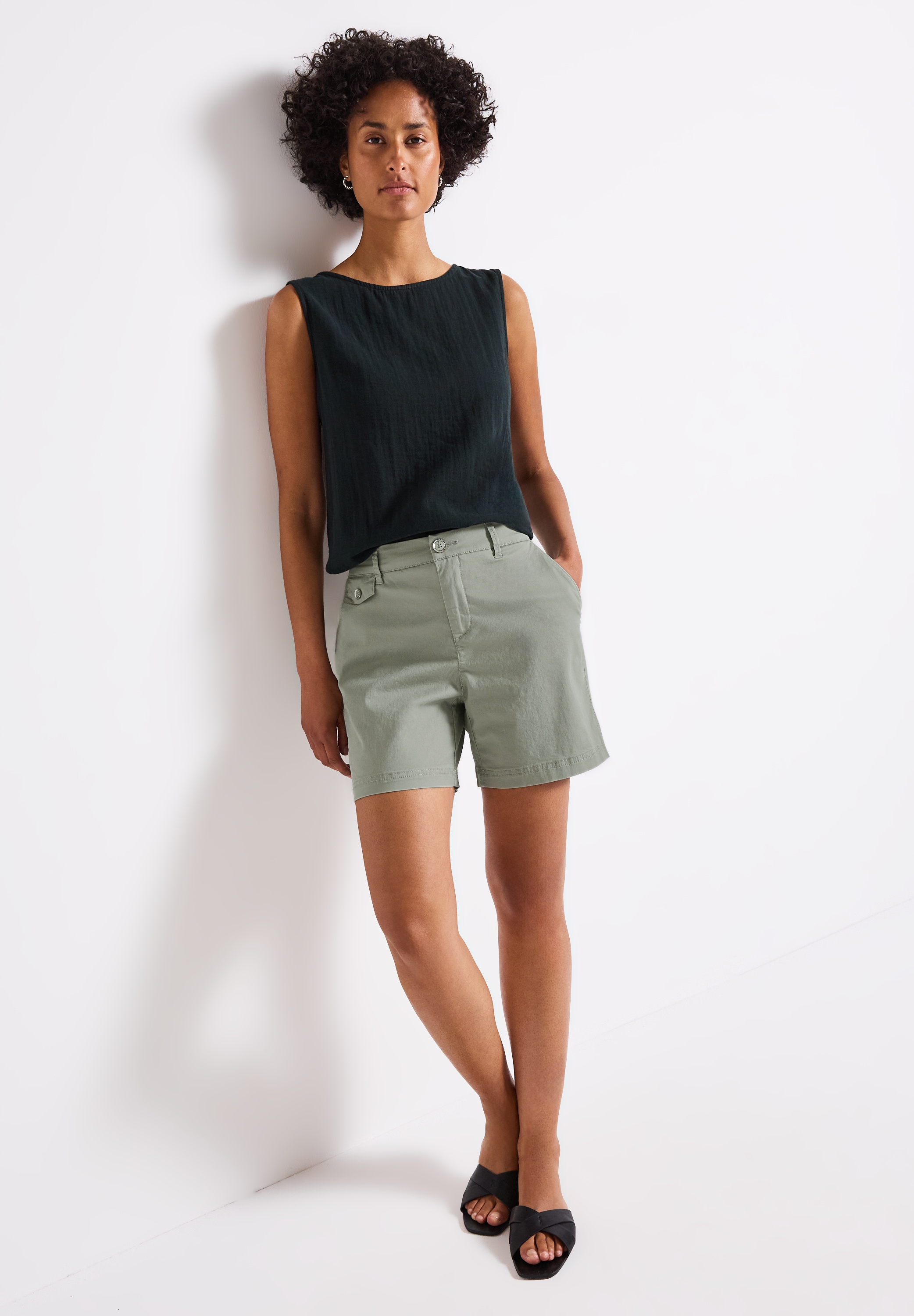 STREET ONE Chinoshorts, Sommerhose mit praktischen Taschen