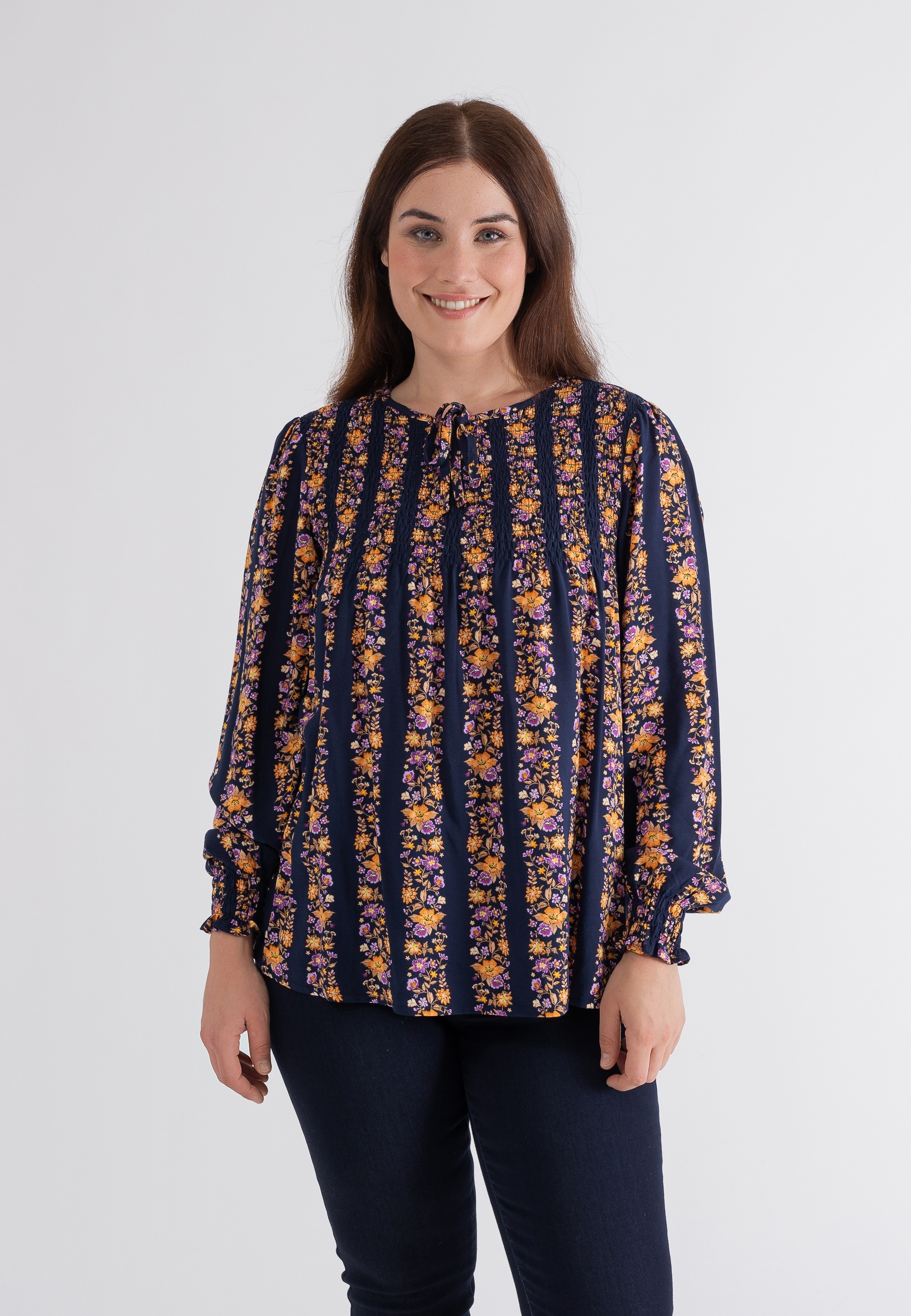 Klassische Bluse, in tollem Streifen-Design mit floralem Print