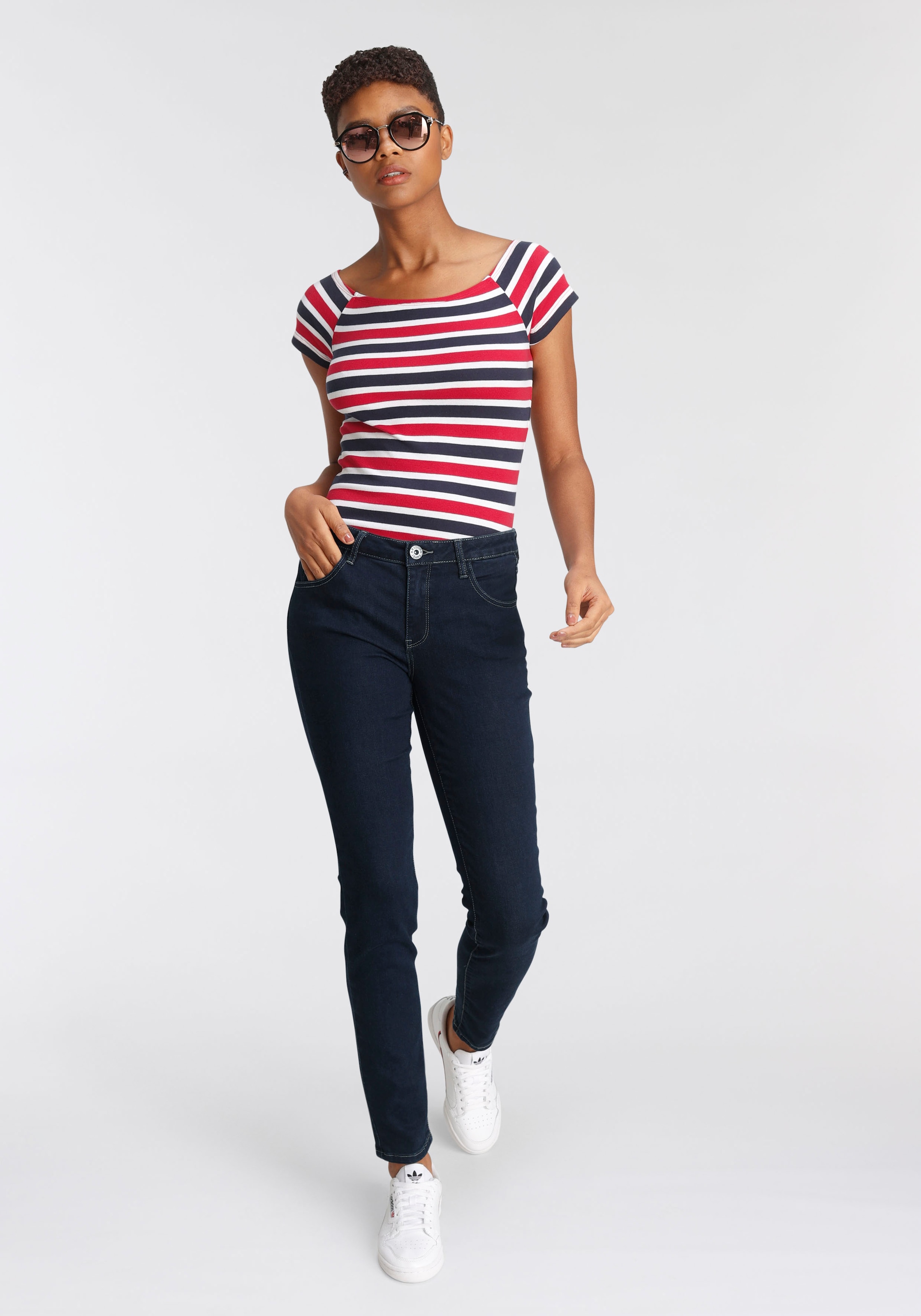 Arizona Skinny-fit-Jeans »Ultra-Stretch«, extra-enger Beinverlauf, normale Leibhöhe, mit Eingrifftaschen
