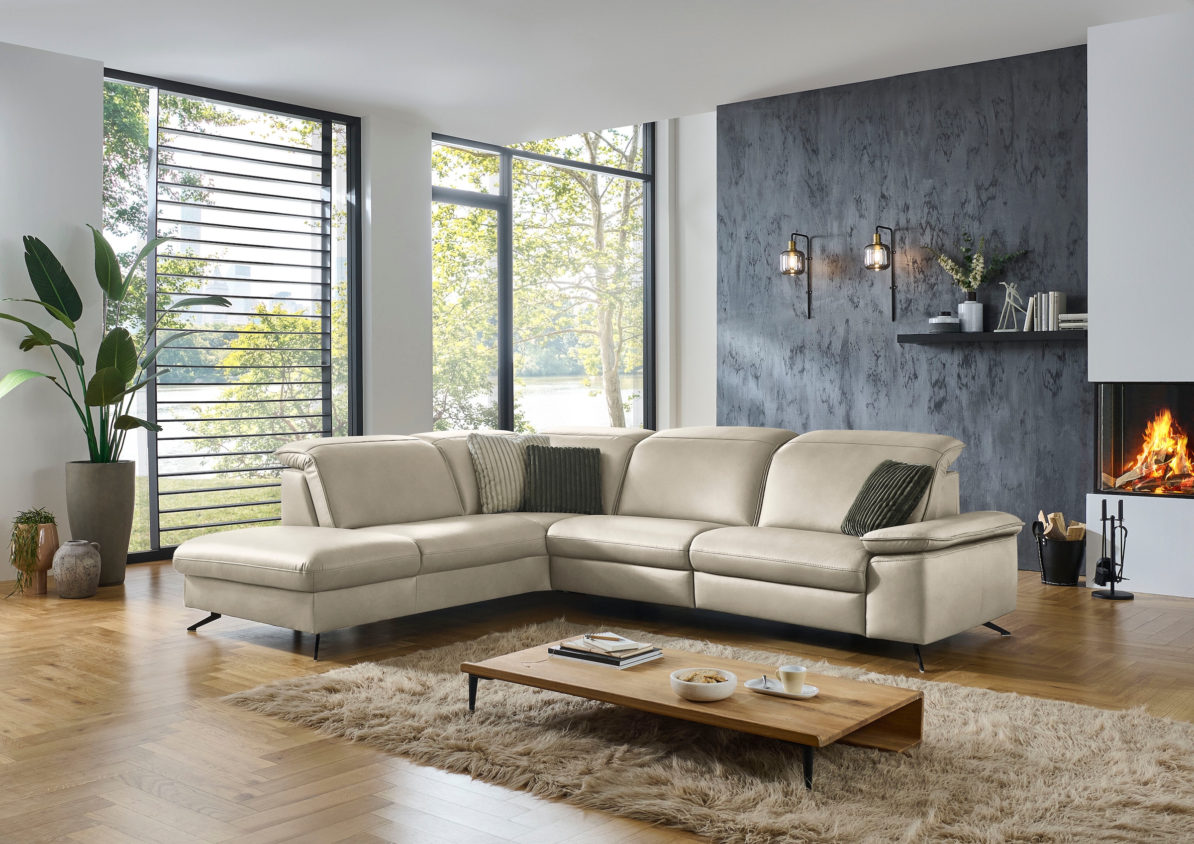 Die PlanBar Ecksofa "PN-EM20091, L-Form, Breite 297 cm" inkl. Kopfteilverstellung, optional elektr. Relaxfunktion u. Stauraum