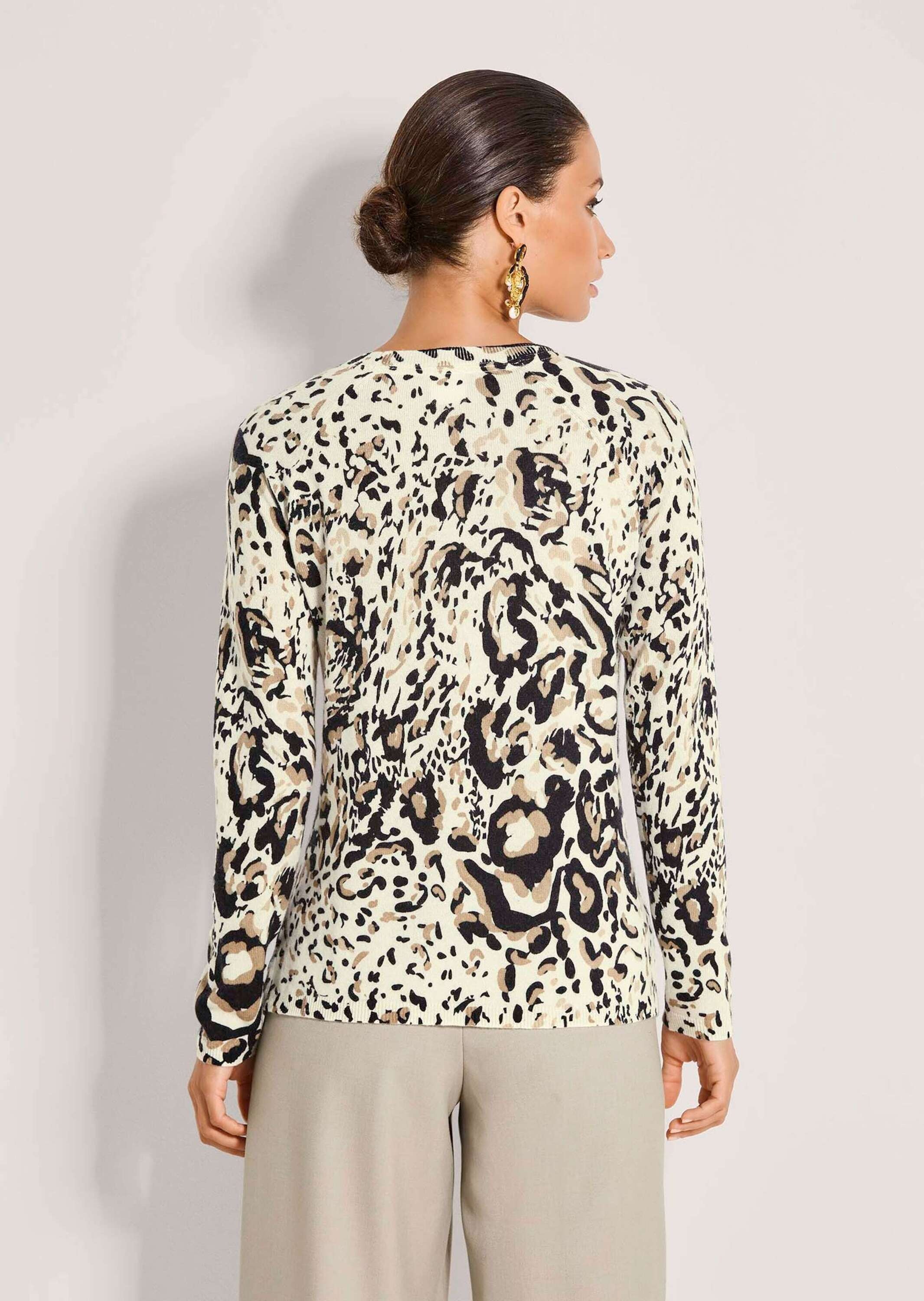 MADELEINE Longpullover »Feinstrickpullover Wollpullover mit Animal-Print« Individueller Print