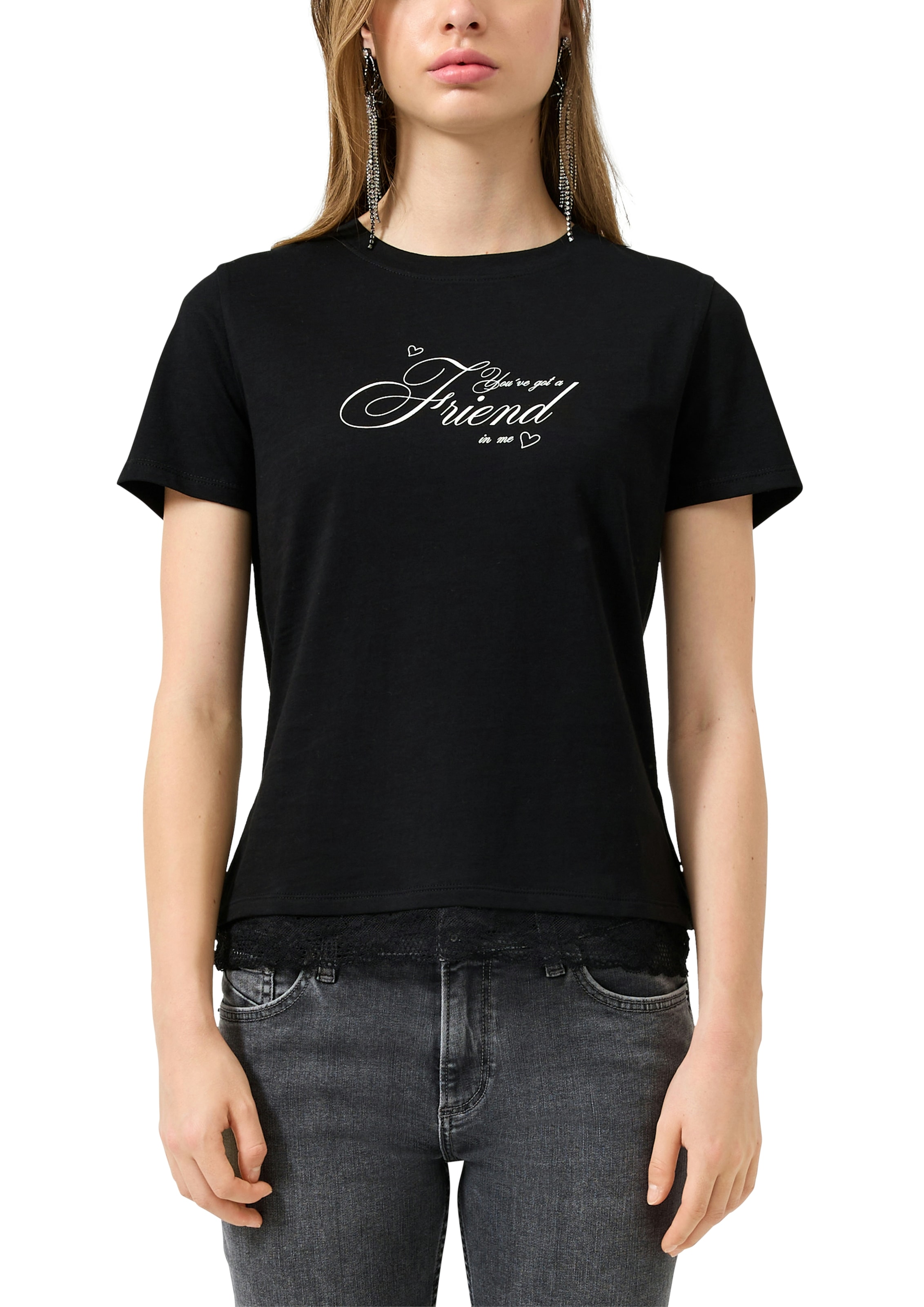 QS Rundhalsshirt mit Letter-Print und Spitze am Saum günstig online kaufen