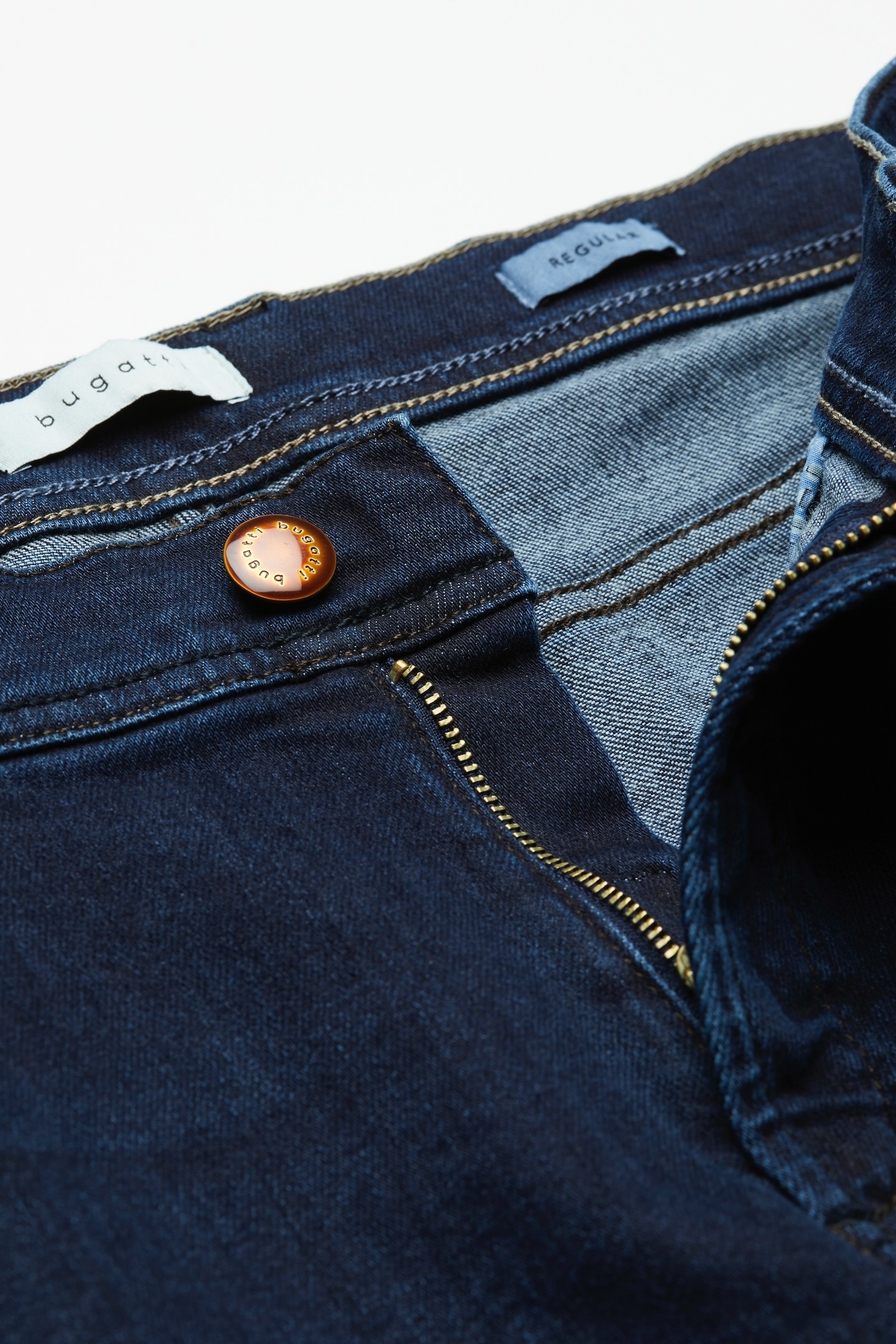 bugatti 5-Pocket-Jeans »Regular Fit«, aus Premium Denim mit Stretch und Reißverschluss