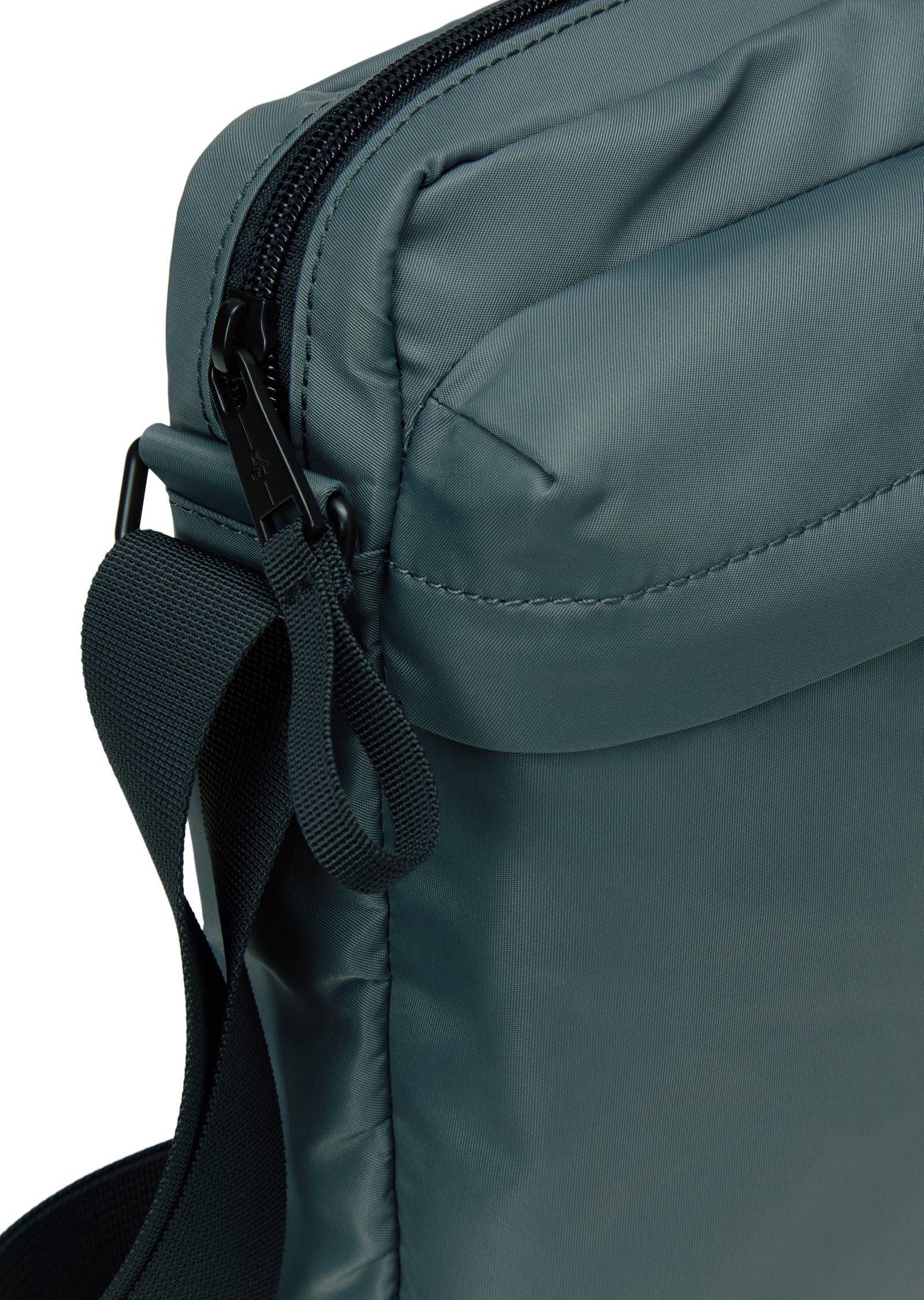 Marc O'Polo Umhängetasche »aus recyceltem Material«