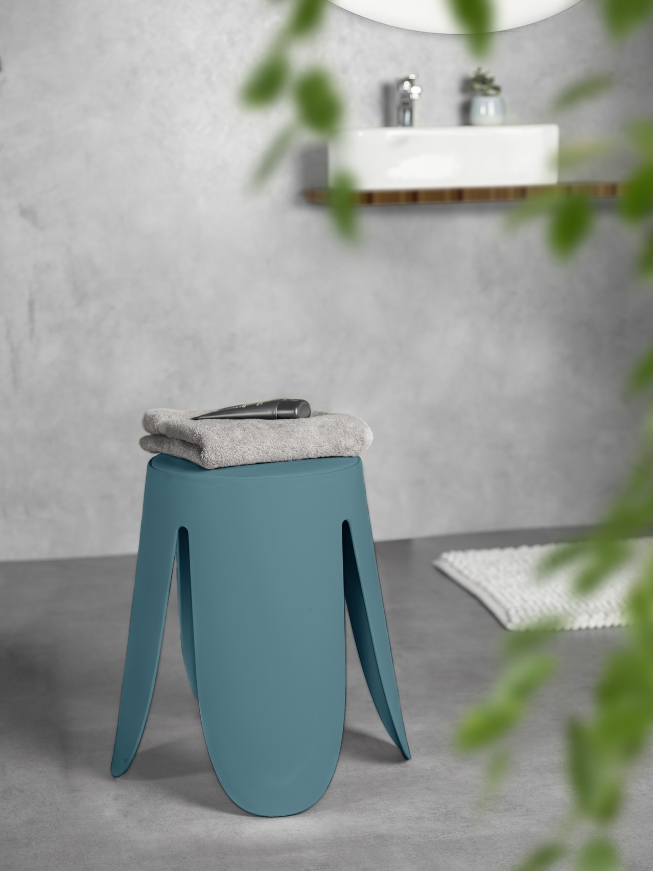 WENKO Dusch- und Badhocker »Comiso« belastbar bis 180 kg, mit rutschsicheren Füßen