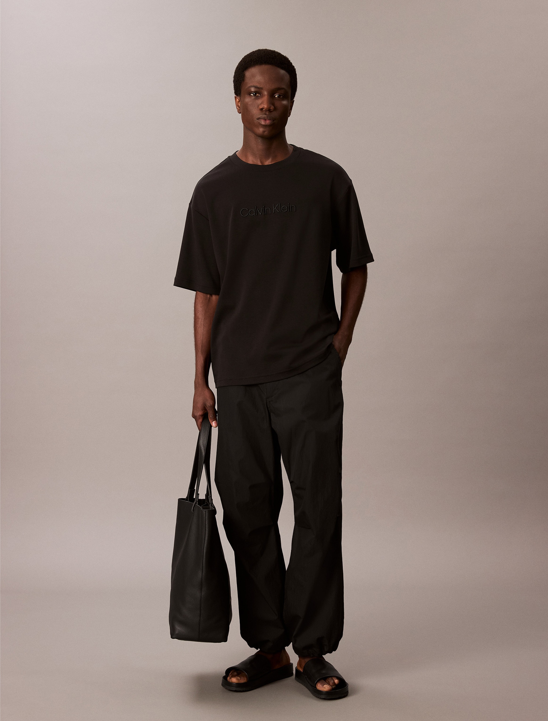 Calvin Klein T-Shirt »A - Rel Fashion Logo Tee«, Mit Rundhalsausschnitt