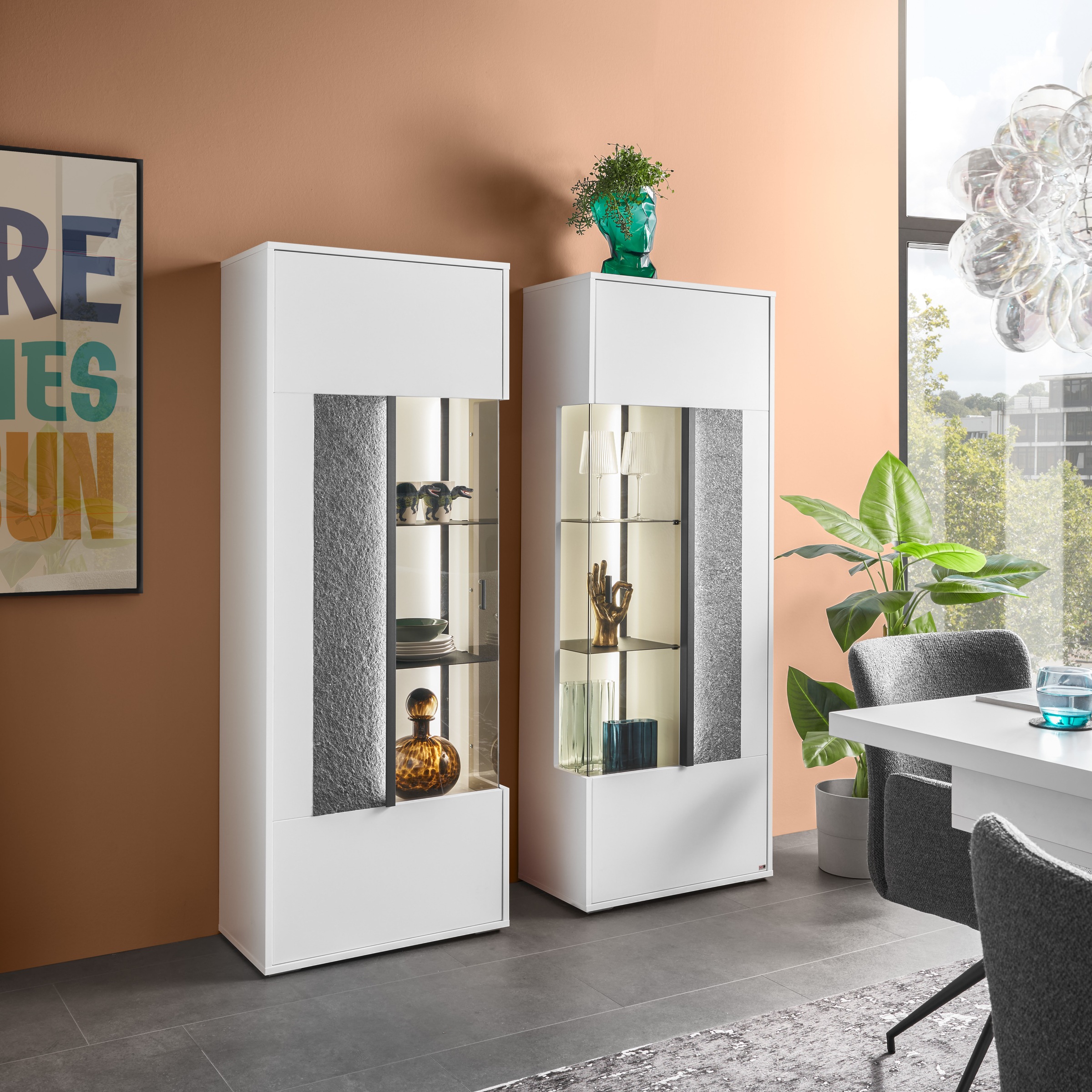set one by Musterring Vitrine »Deltona«, mit Sandsteinelement, inkl. Beleuchtung, zwei Farben, B64 x H170 cm