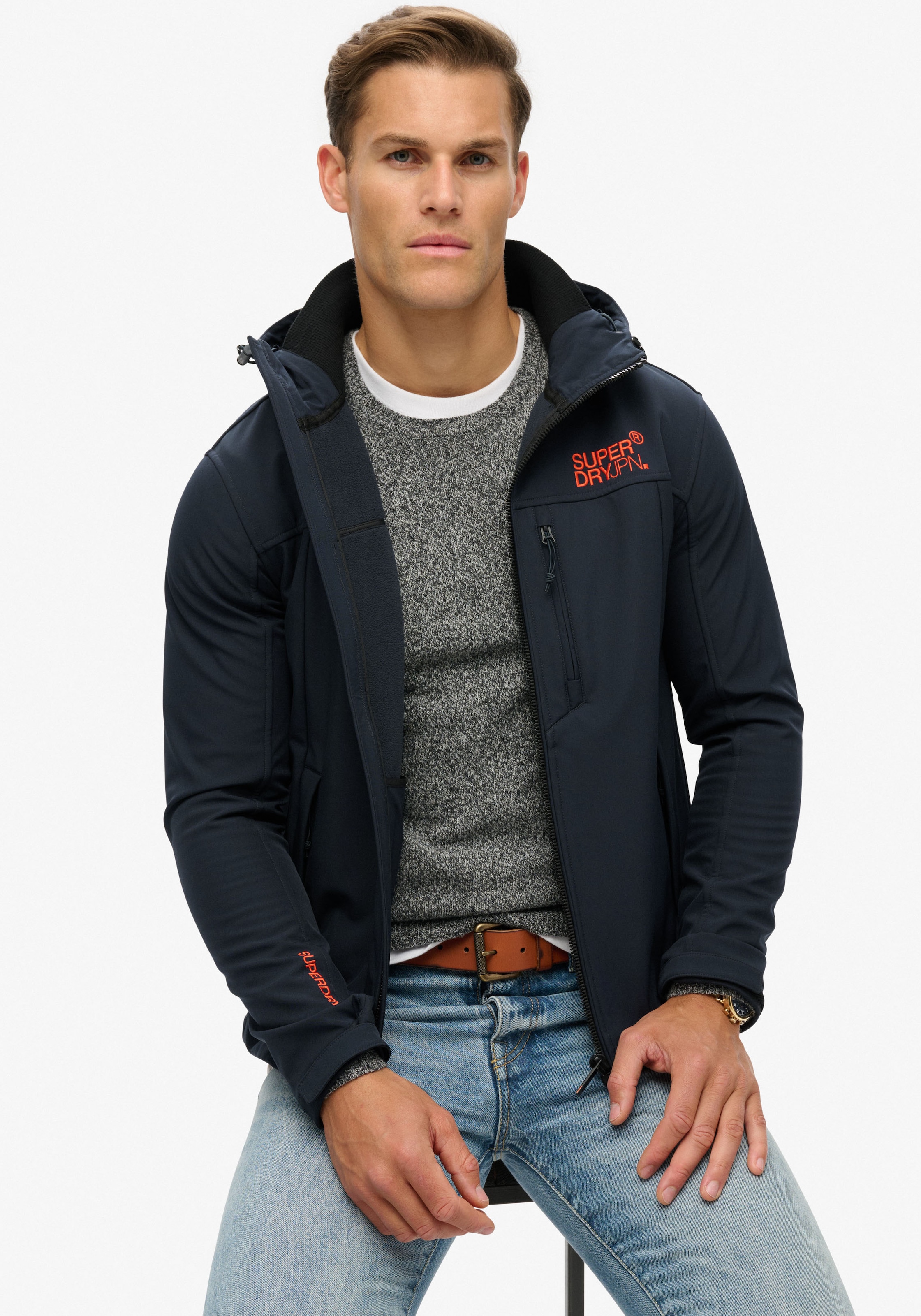 Superdry Outdoorjacke »HOODED SOFT SHELL TREKKER JKT«, mit Kapuze