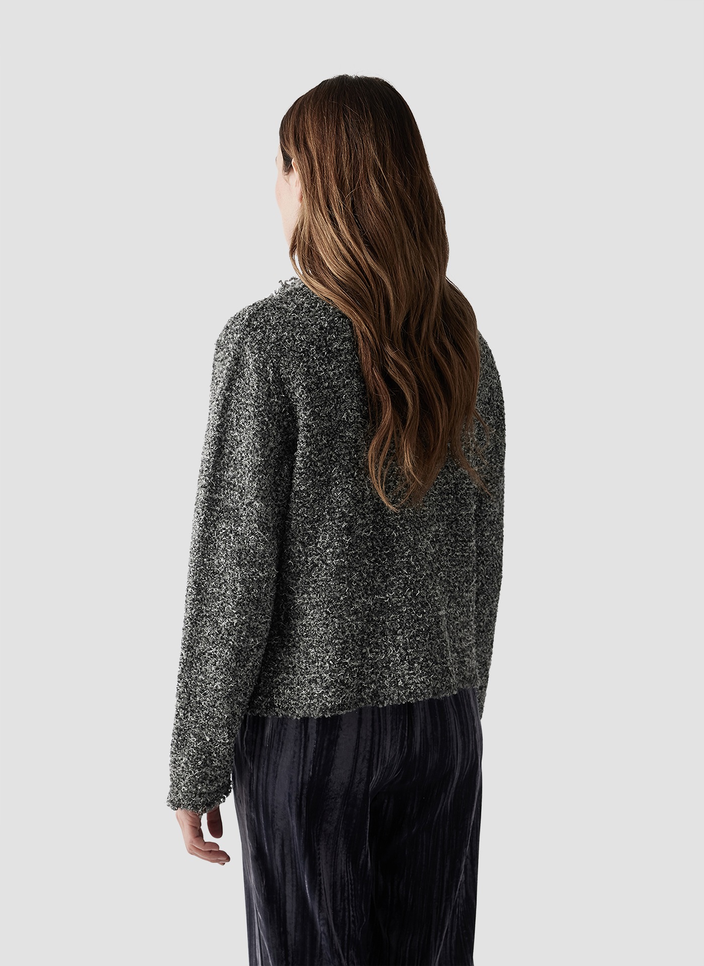 LeComte Strickjacke »LeComte Bouclé-Strickjacke mit V-Ausschnitt und Knopfdetails«