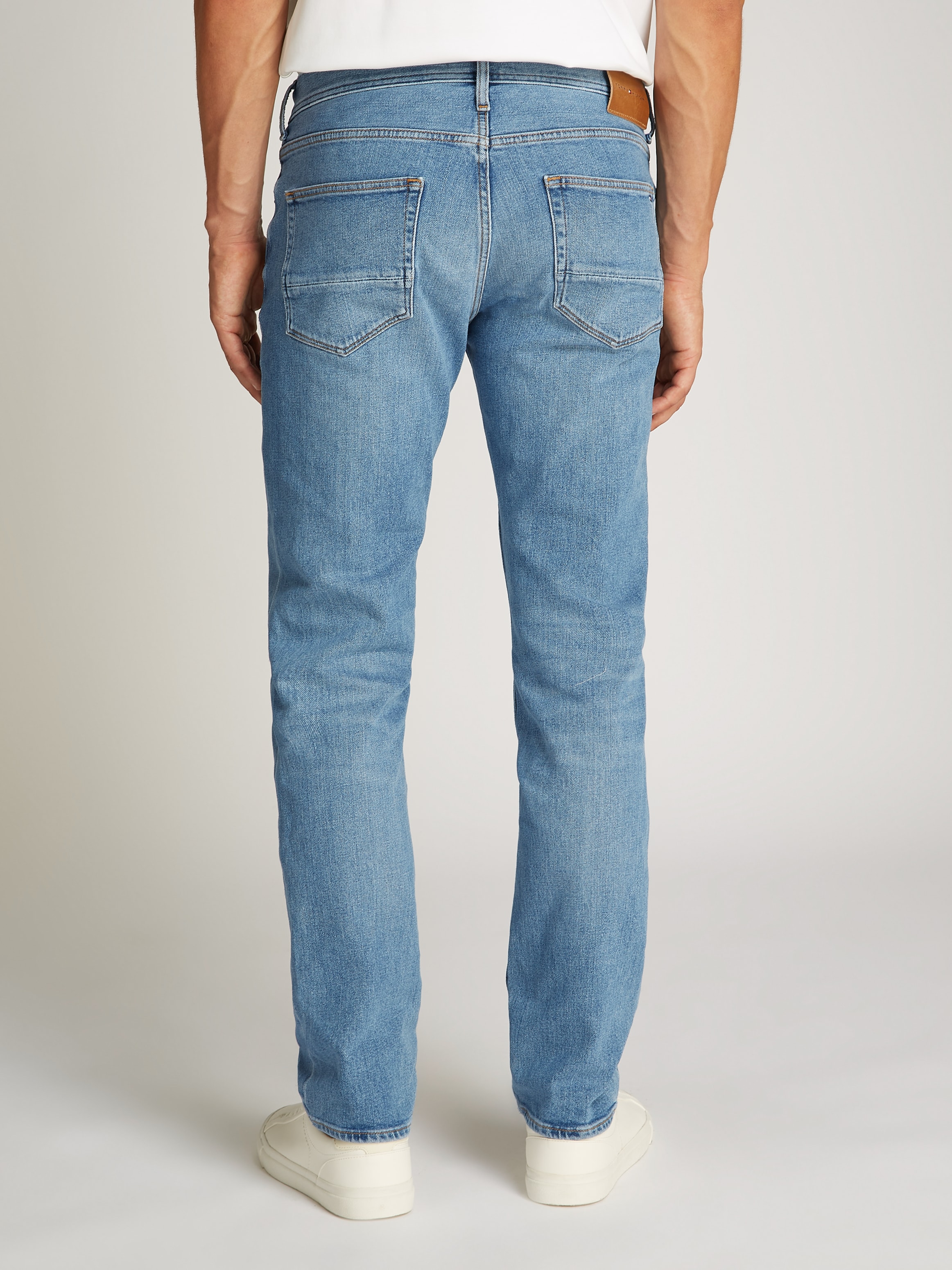 Tommy Hilfiger Straight-Jeans »STRAIGHT DENTON STR MESA BLUE«, in hellblauer Waschung