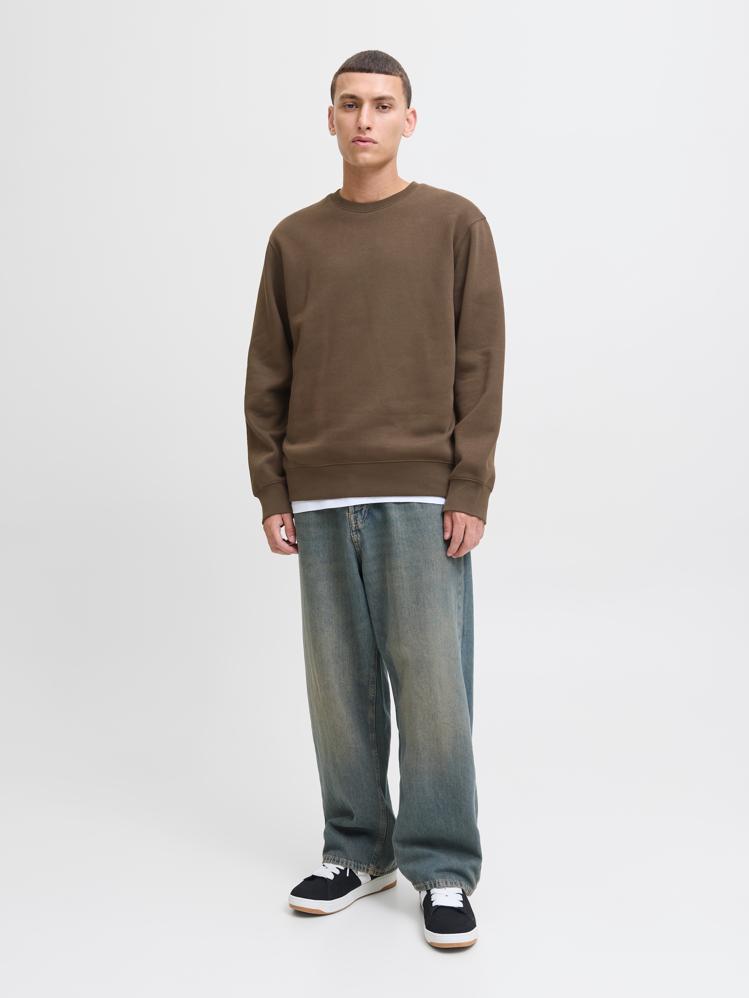 Jack & Jones Sweatshirt »JJESTAR BASIC SWEAT CREW NECK NOOS«, mit Rundhalsausschnitt