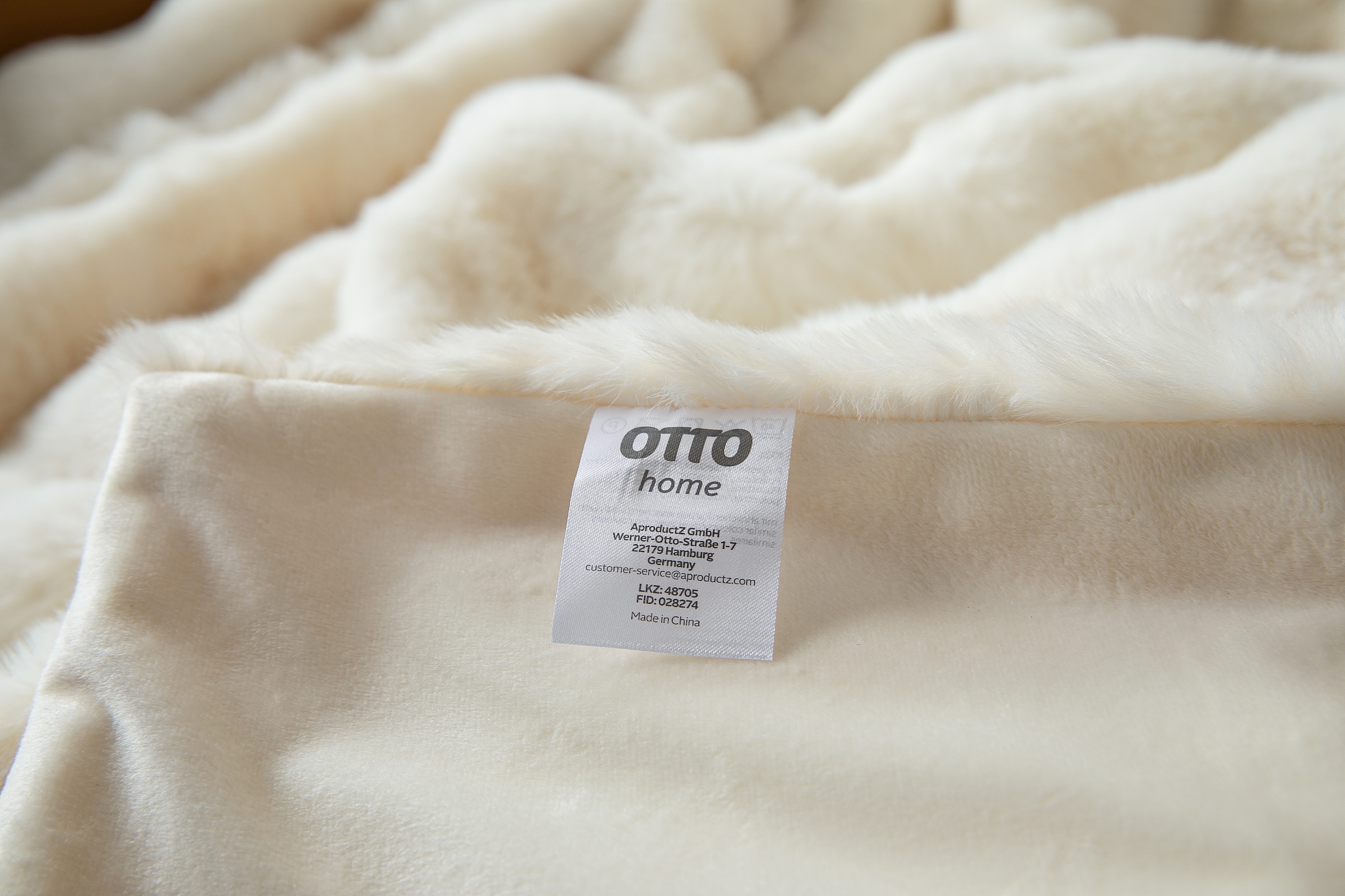 OTTO home Wohndecke »Briee Premium« Decke mit Fell-Optik, bubble, unifarben, hochwertige Qualität 550g/m²