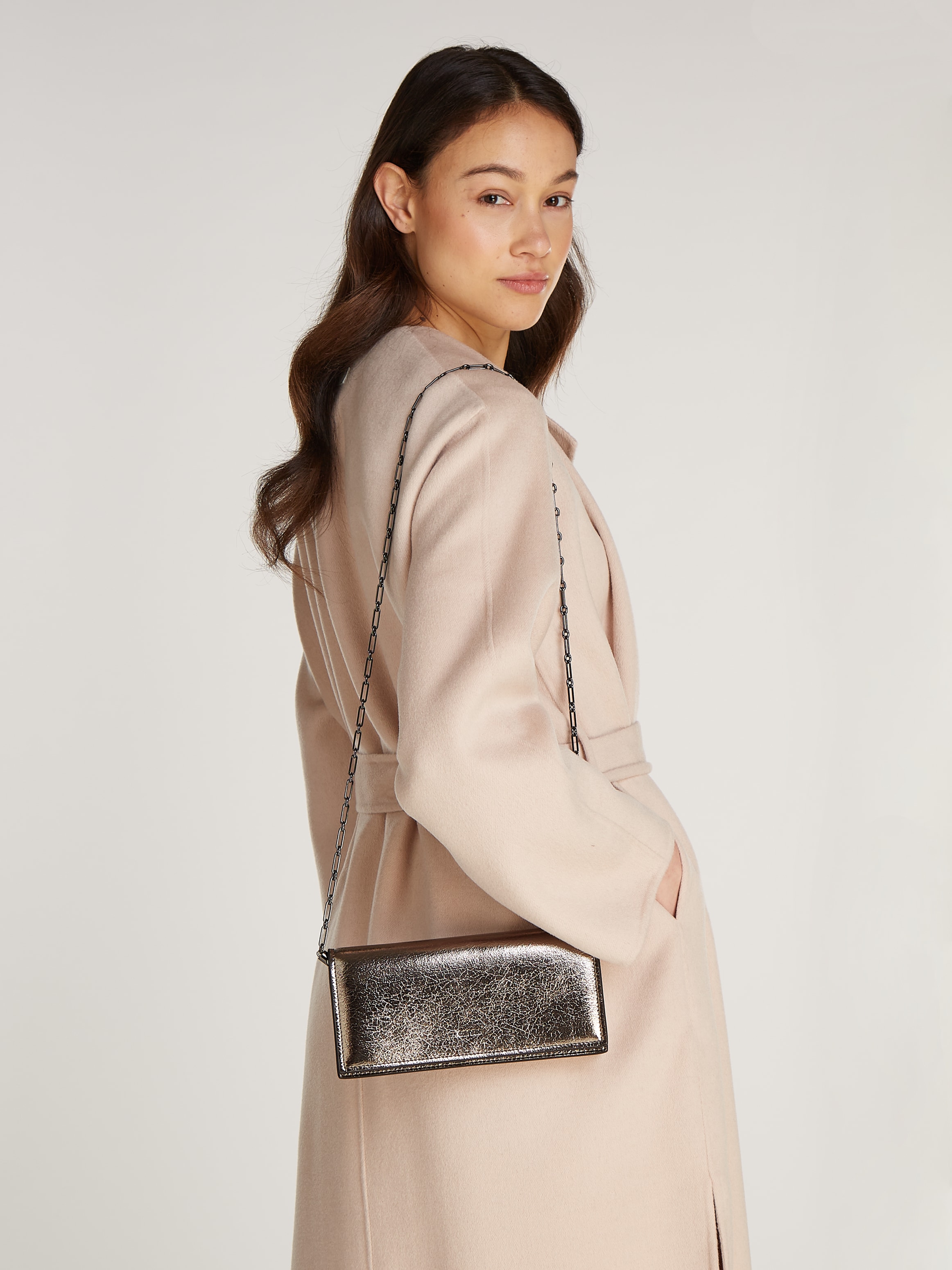 Calvin Klein Umhängetasche »CK GLOW CHAIN MINI BAG_METALLIC«, Kettentasche