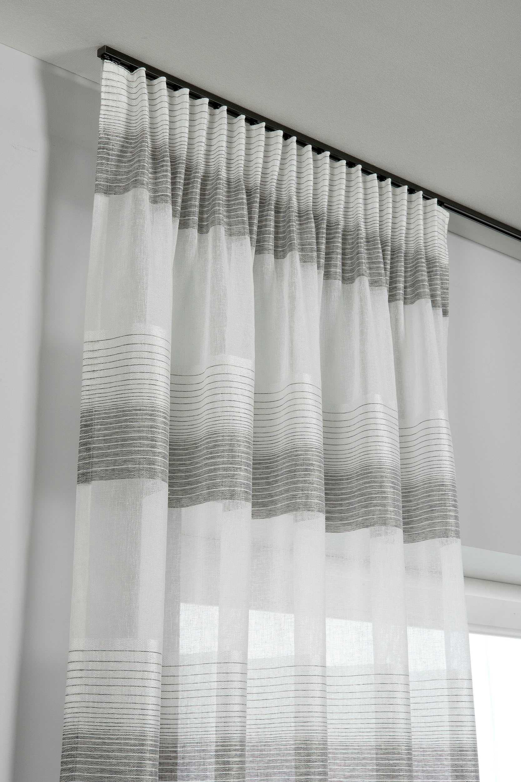 GARDINIA Vorhangschiene »Aluminium-Vorhangschienen Set 1-Lauf Lucy«, 1 läufig-läufig, mit Bohren, Deckenmontage, Aluminium, Deckenträger aus Kunststoff