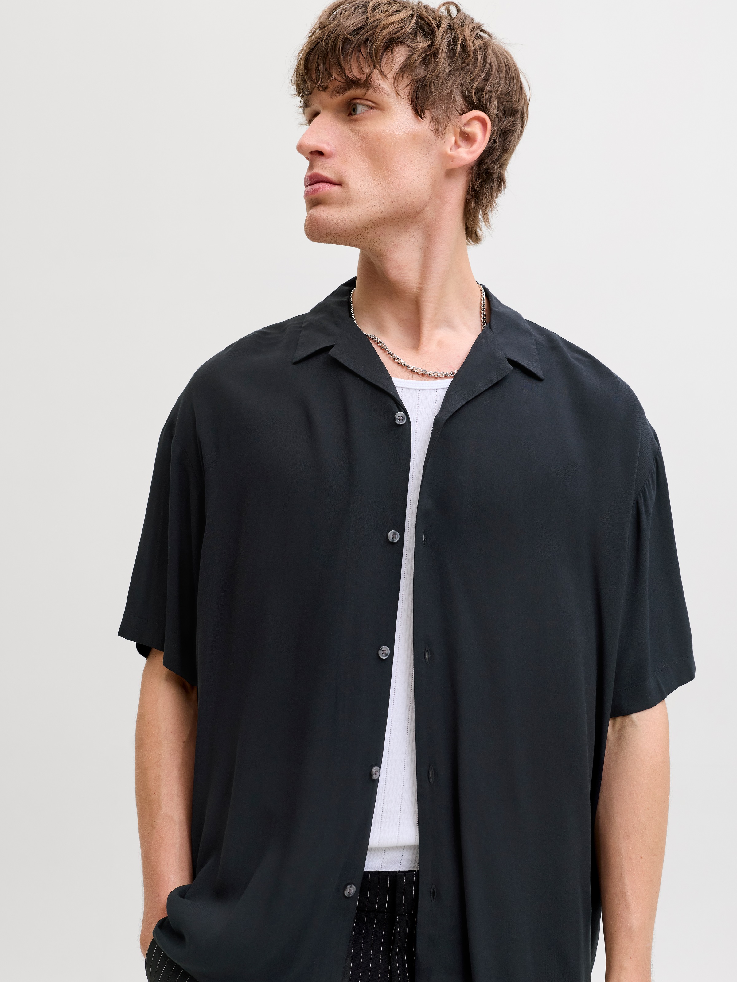 Jack & Jones Kurzarmhemd "JJEJEFF RESORT SOLID SHIRT SS SN" Viskose, loose günstig online kaufen