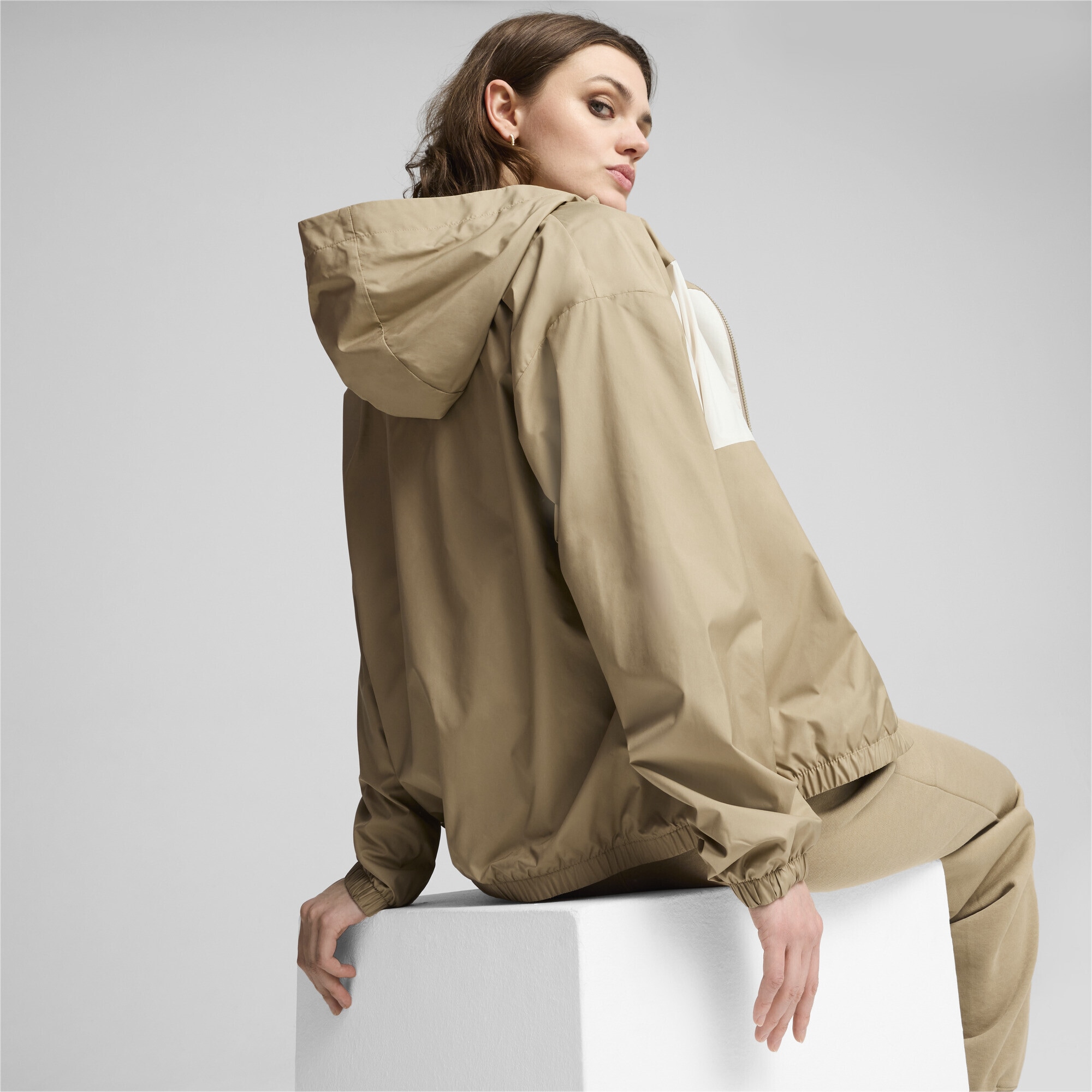 PUMA Windbreaker »Windjacke mit Meshfutter Damen«