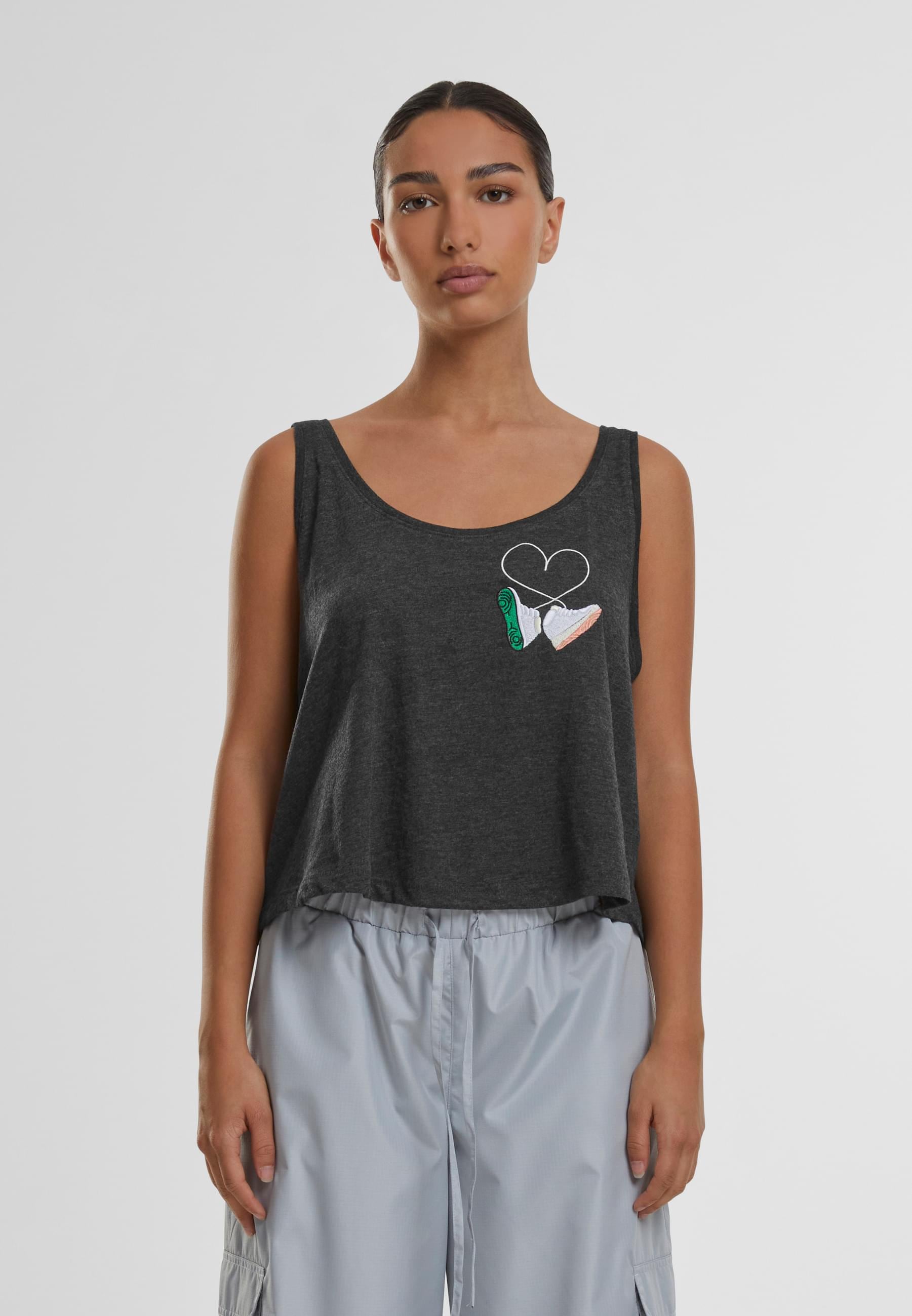 MisterTee Muskelshirt »MisterTee Damen Ladies Kicks Love EMB Tank«, (1 tlg.)