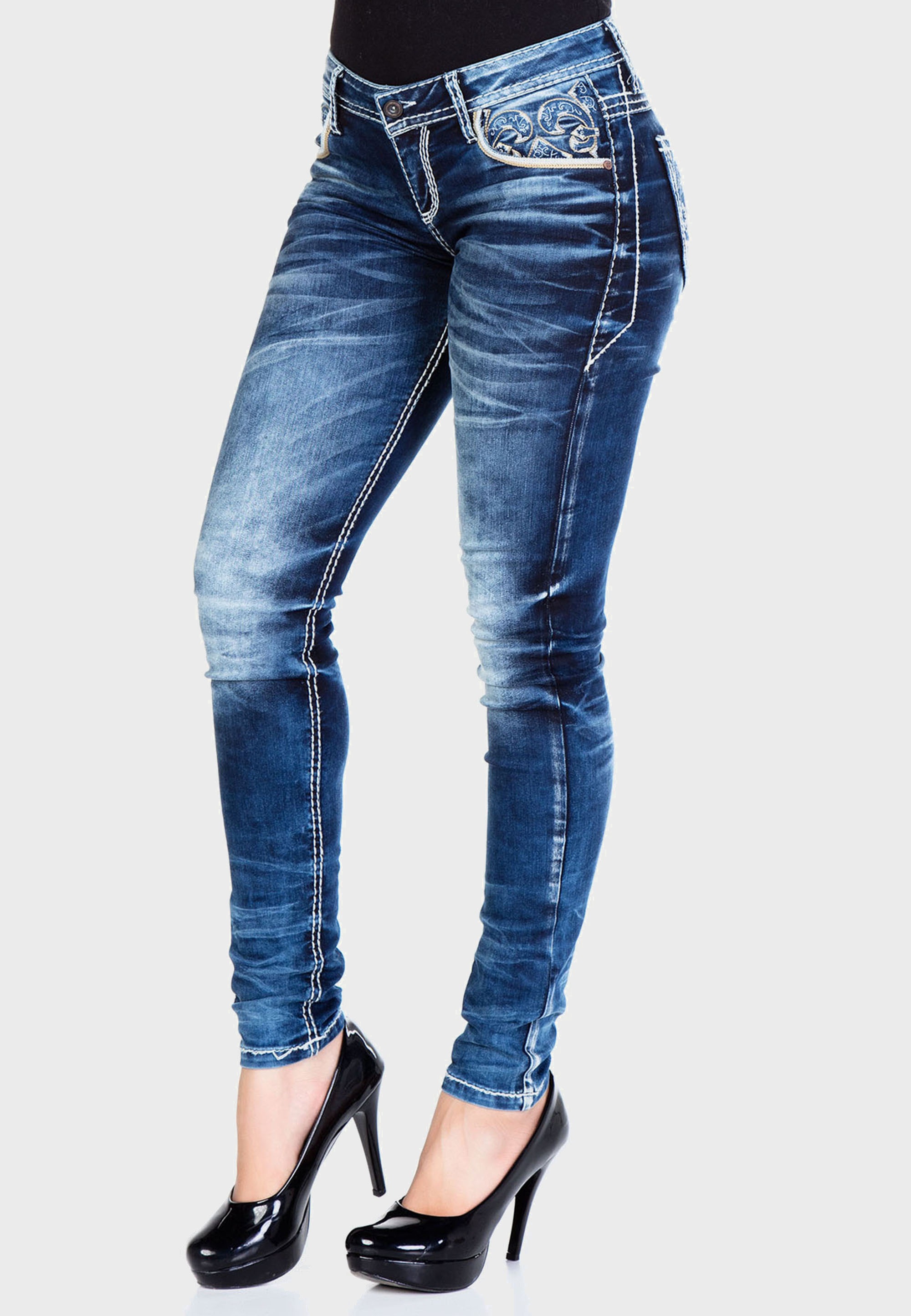 Cipo & Baxx Slim-fit-Jeans, mit bestickten Taschen