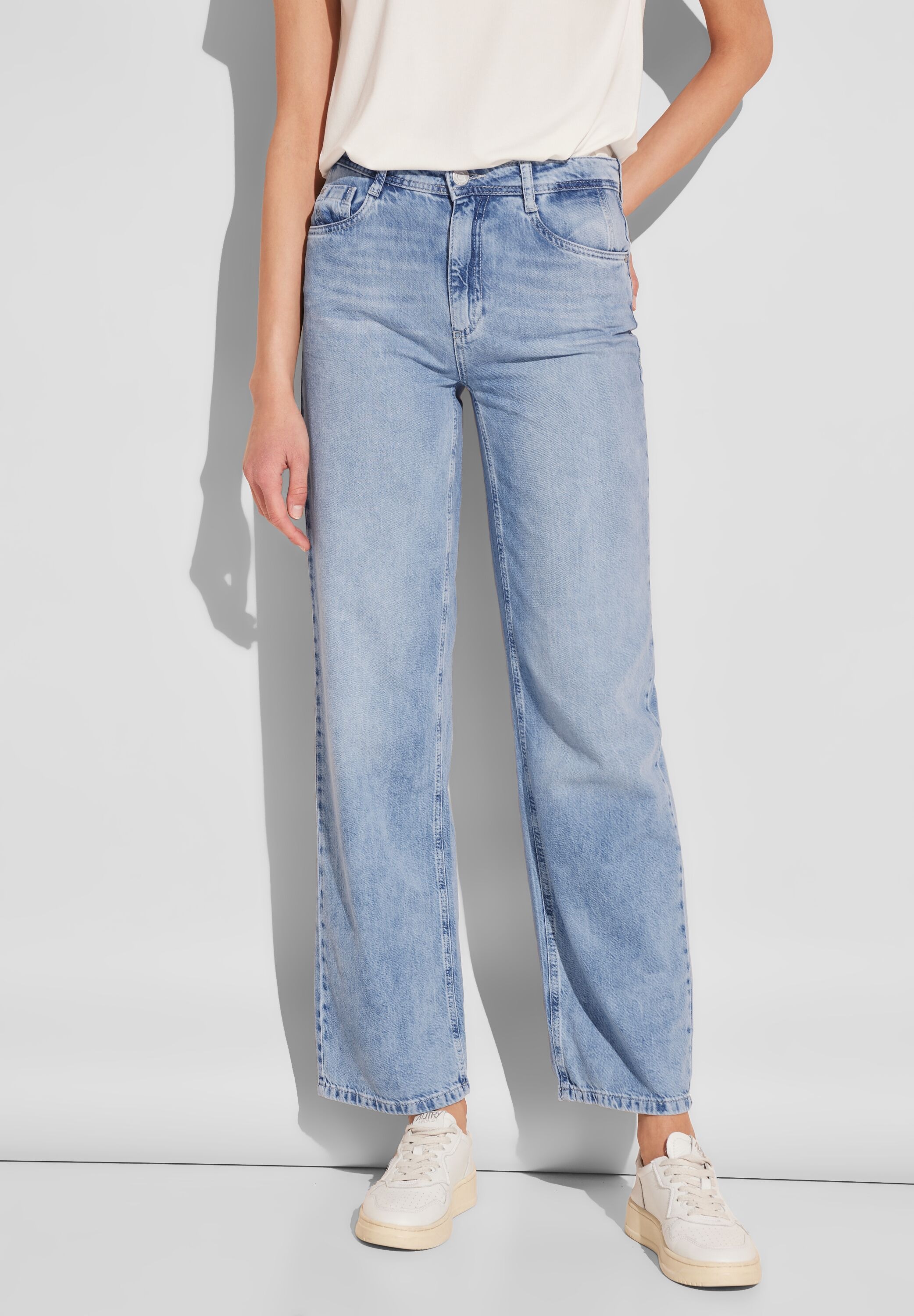 STREET ONE High-waist-Jeans, in hellblauer Waschung