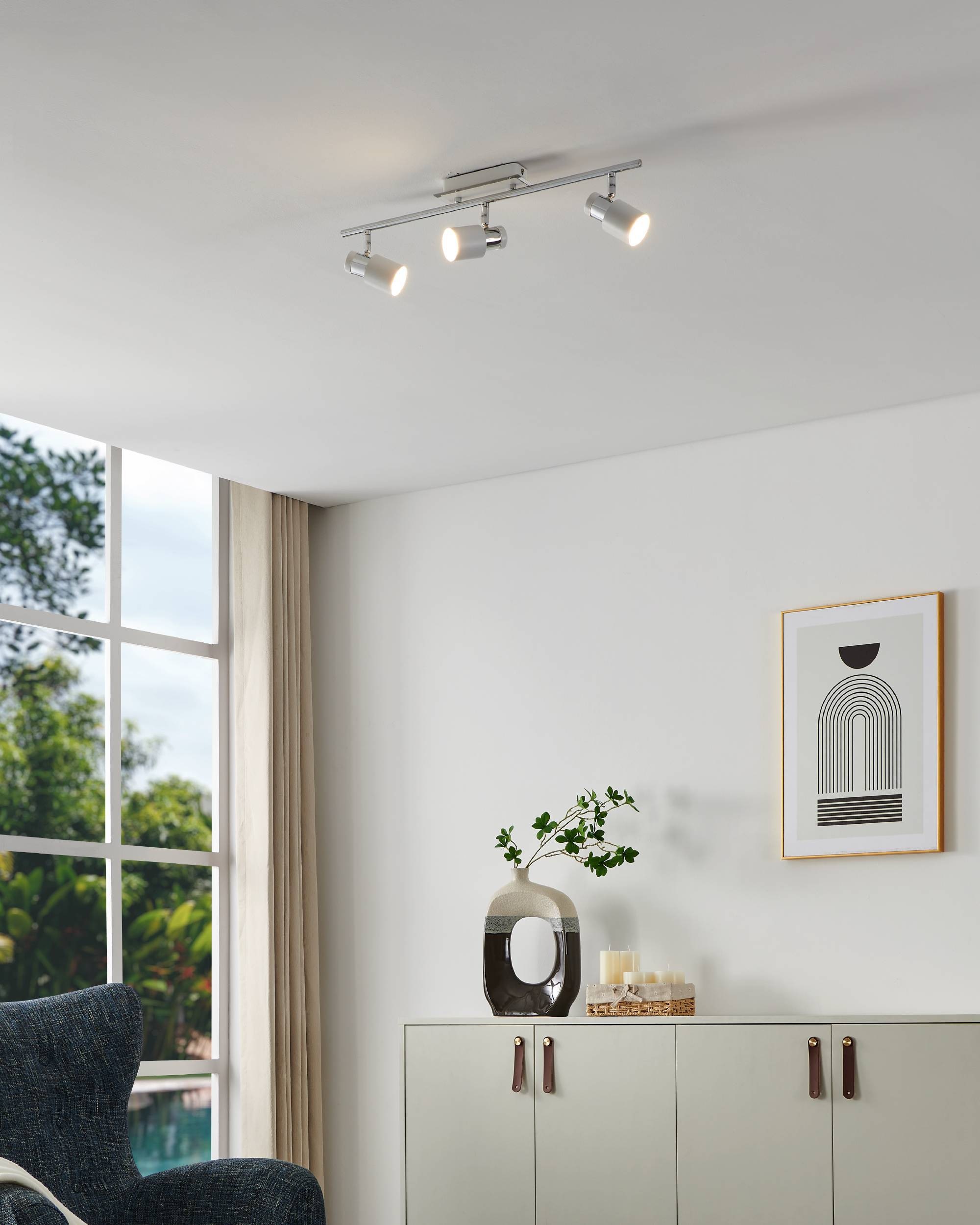 EGLO Deckenleuchte »Davida Deckenlampe, Deckenspot aus Metall, Wohnzimmerlampe, GU10« GU10 1 Stk. Spot - L58 x B7 cm - chrom, weiß - 3X4,6W inkl.