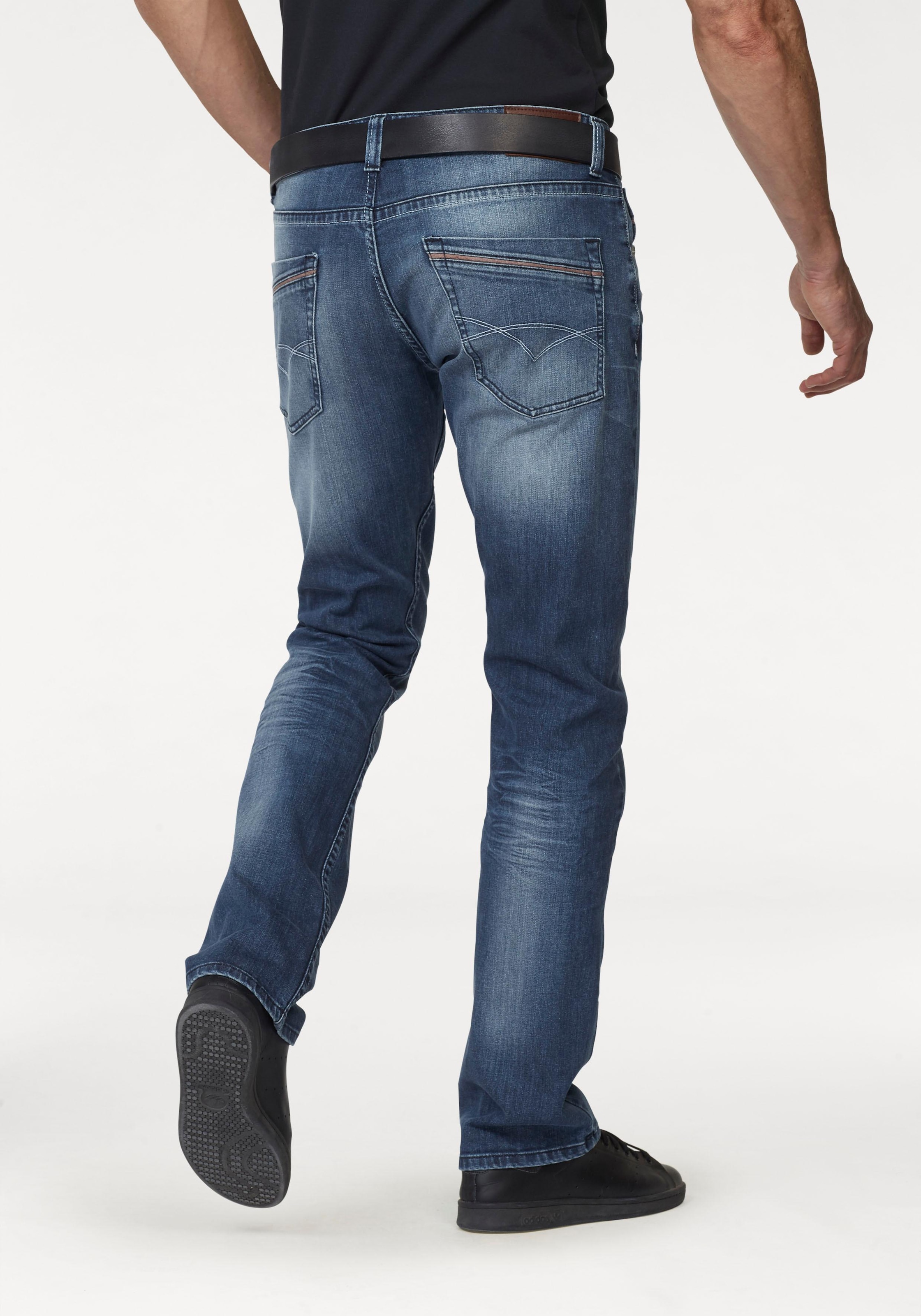 Bruno Banani Straight-Jeans »Dylan«, gerade Beinform, Used-Waschung, niedrige Leibhöhe