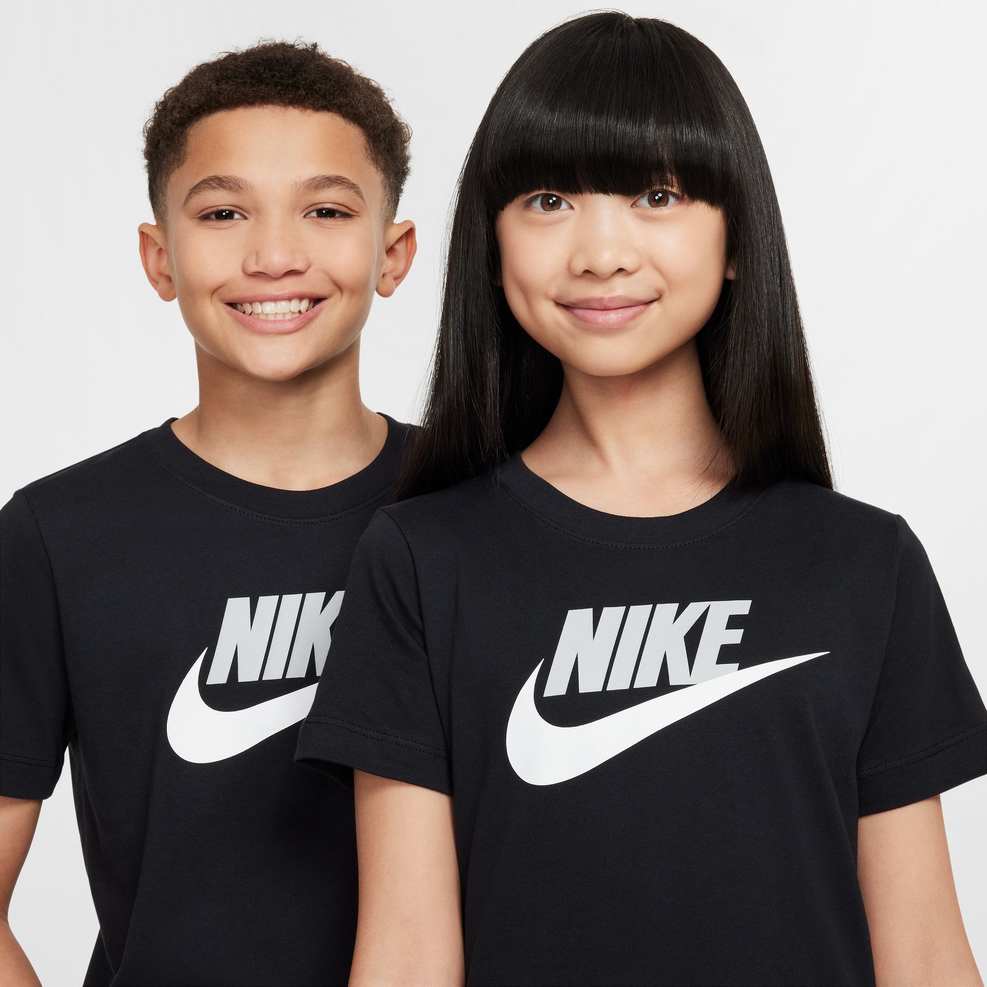T-Shirt NIKE SPORTSWEAR "K NSW TEE FUTURA HBR", Jungen, Gr. XL (164/170), schwarz, angeraute Sweatware, Obermaterial: 100% Baumwolle, normal, Rundhals, angesetztes Bündchen, Shirts T-Shirt, für Jugendliche, sportlicher Stil, Kurzarm, Rundhalsausschnitt 5