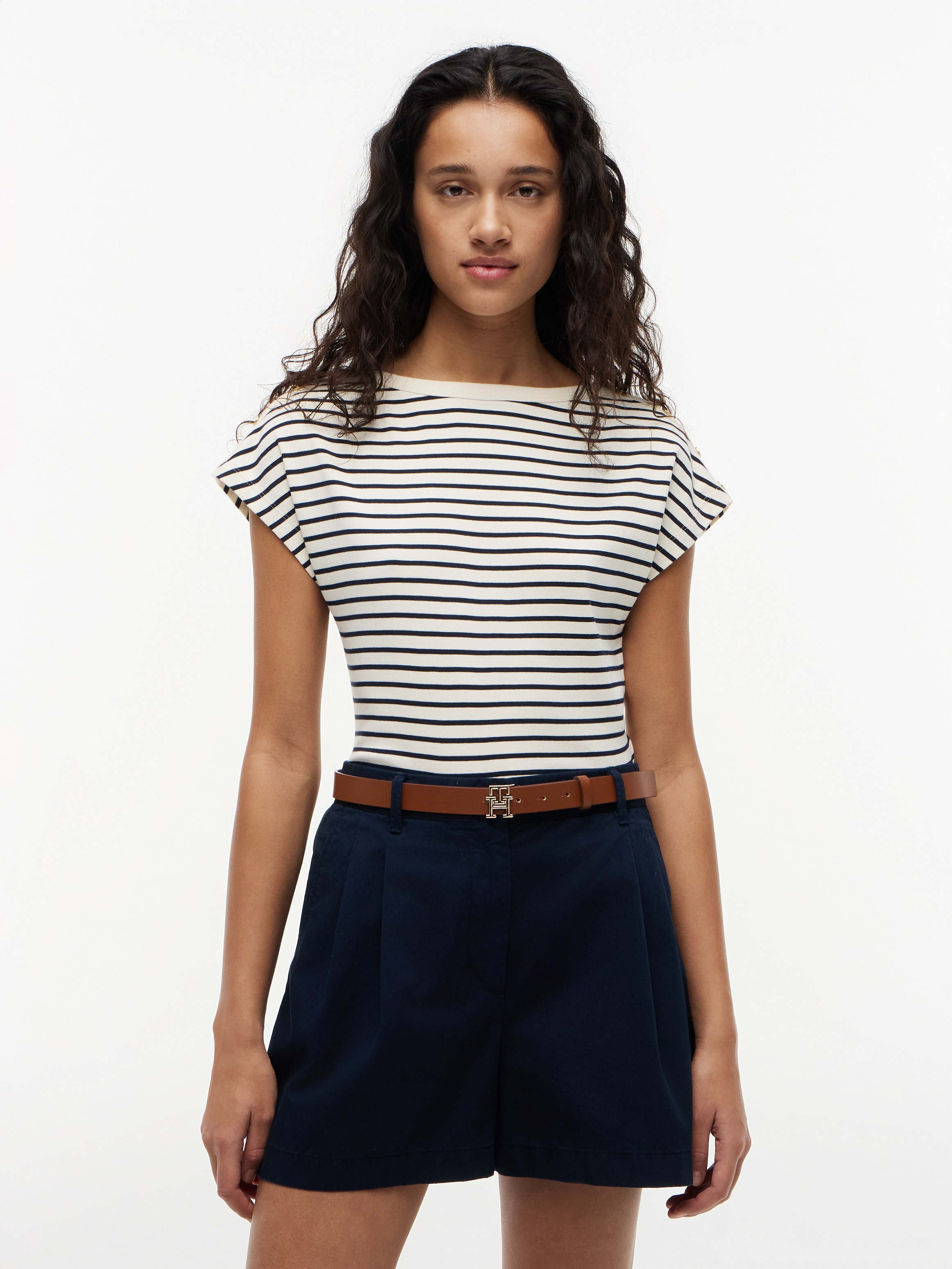 Tommy Hilfiger Kurzarmshirt "GOLD BTN CAP-SLV BOAT-NK TEE" Baumwolle, mit goldfarbenen Knöpfen