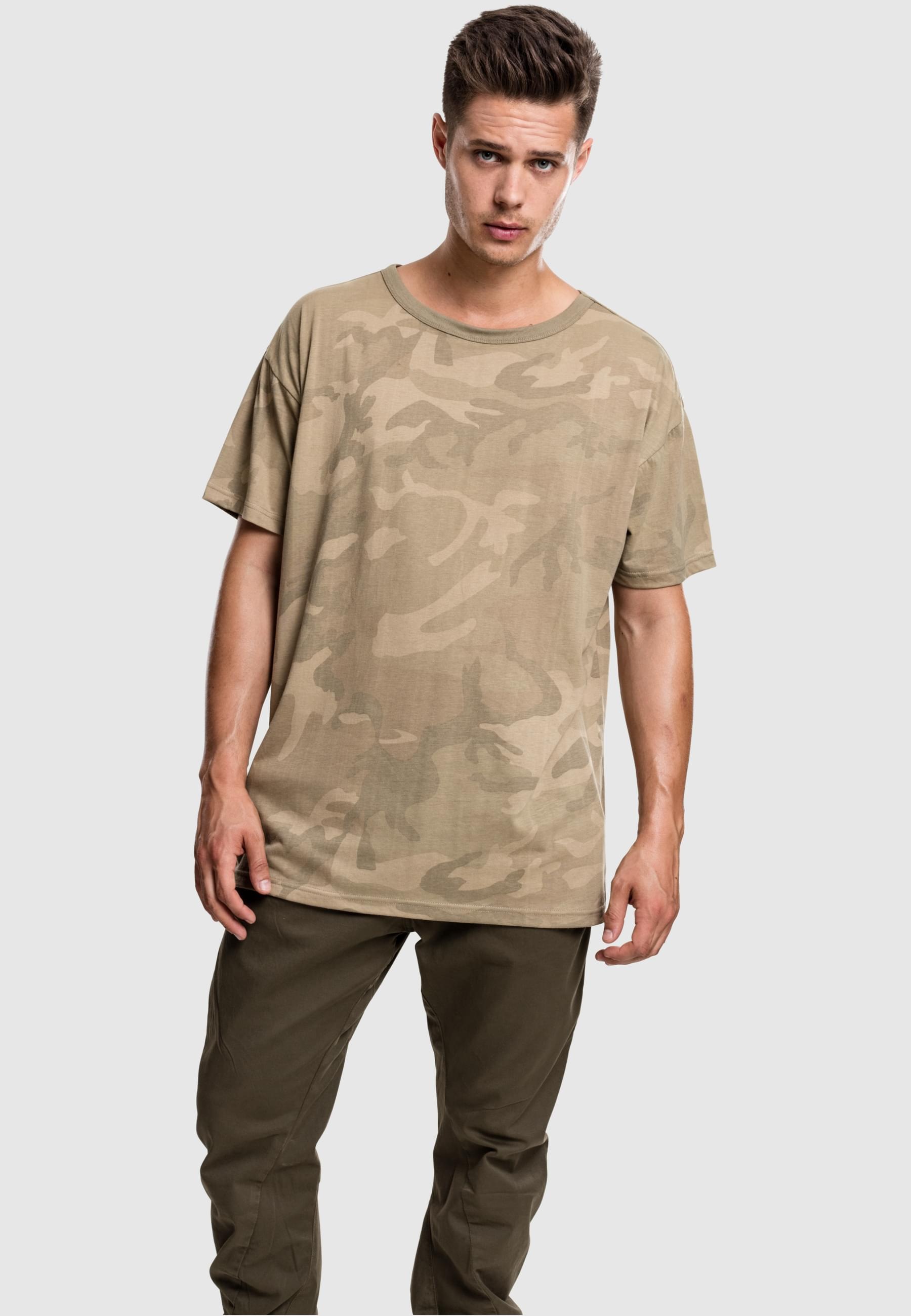 URBAN CLASSICS Kurzarmshirt »Urban Classics Herren Camo Oversized Tee«, (1 tlg.)