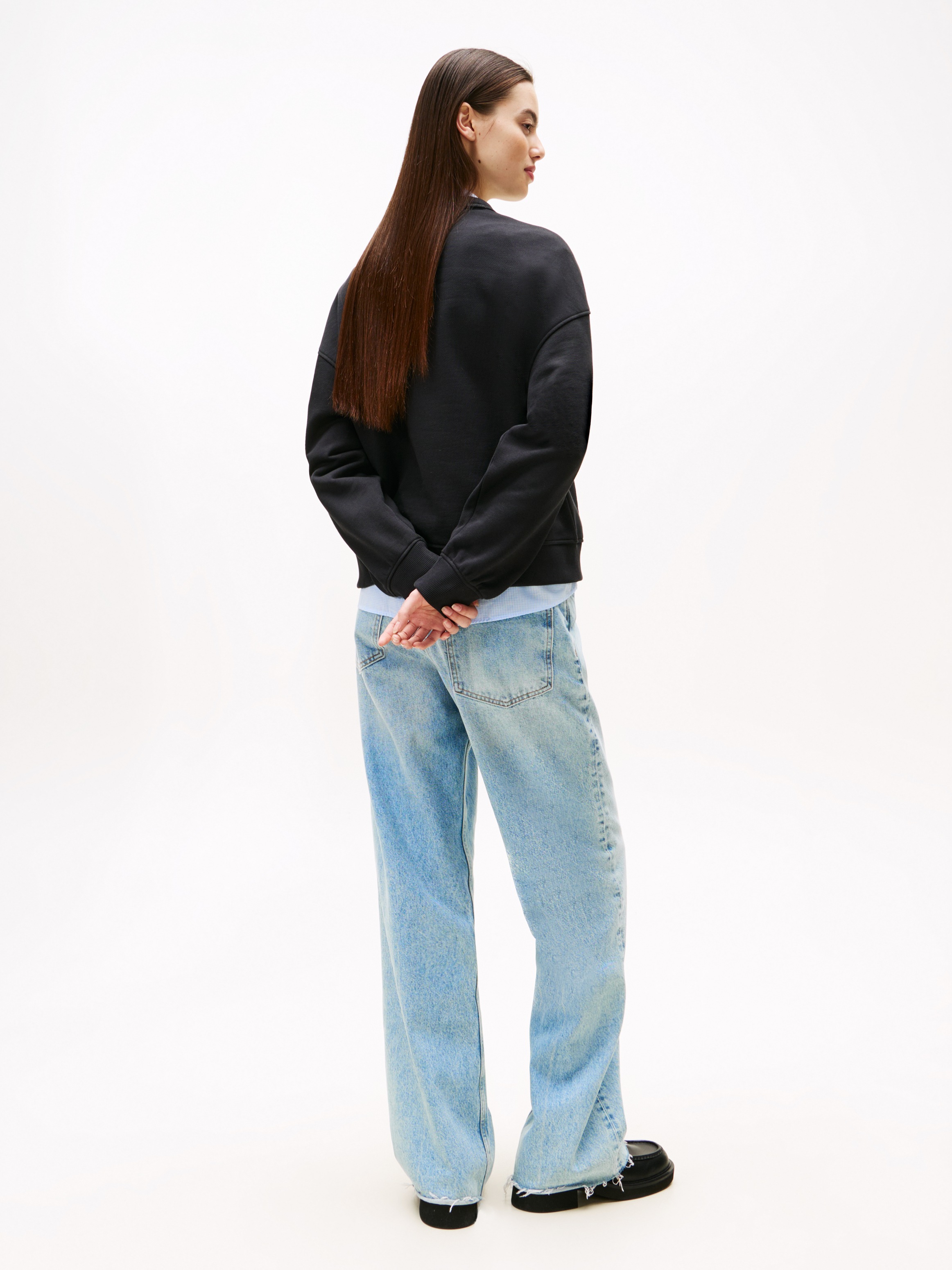 Tommy Jeans Sweatshirt »TJW BXY BADGE CREW«, mit Logo-Badge