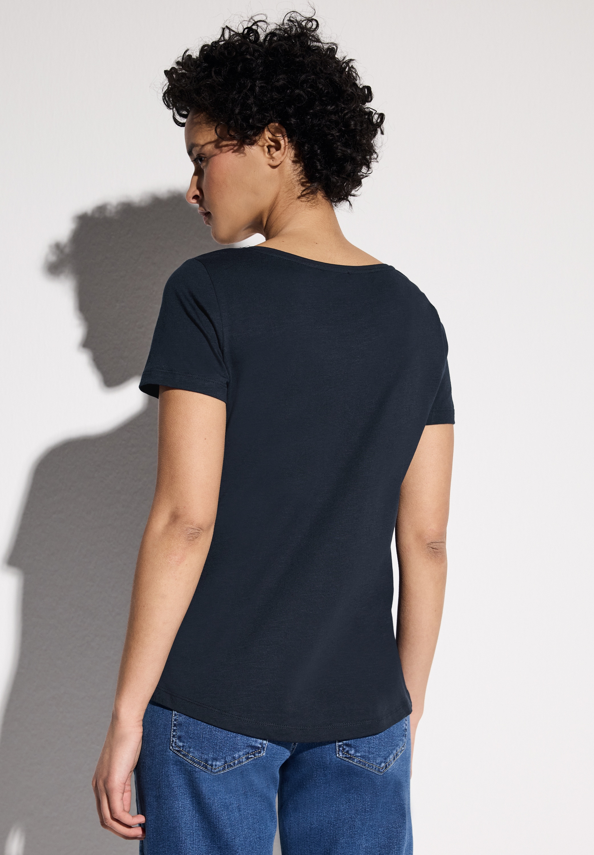 STREET ONE V-Shirt, mit abgerundetem V-Ausschnitt