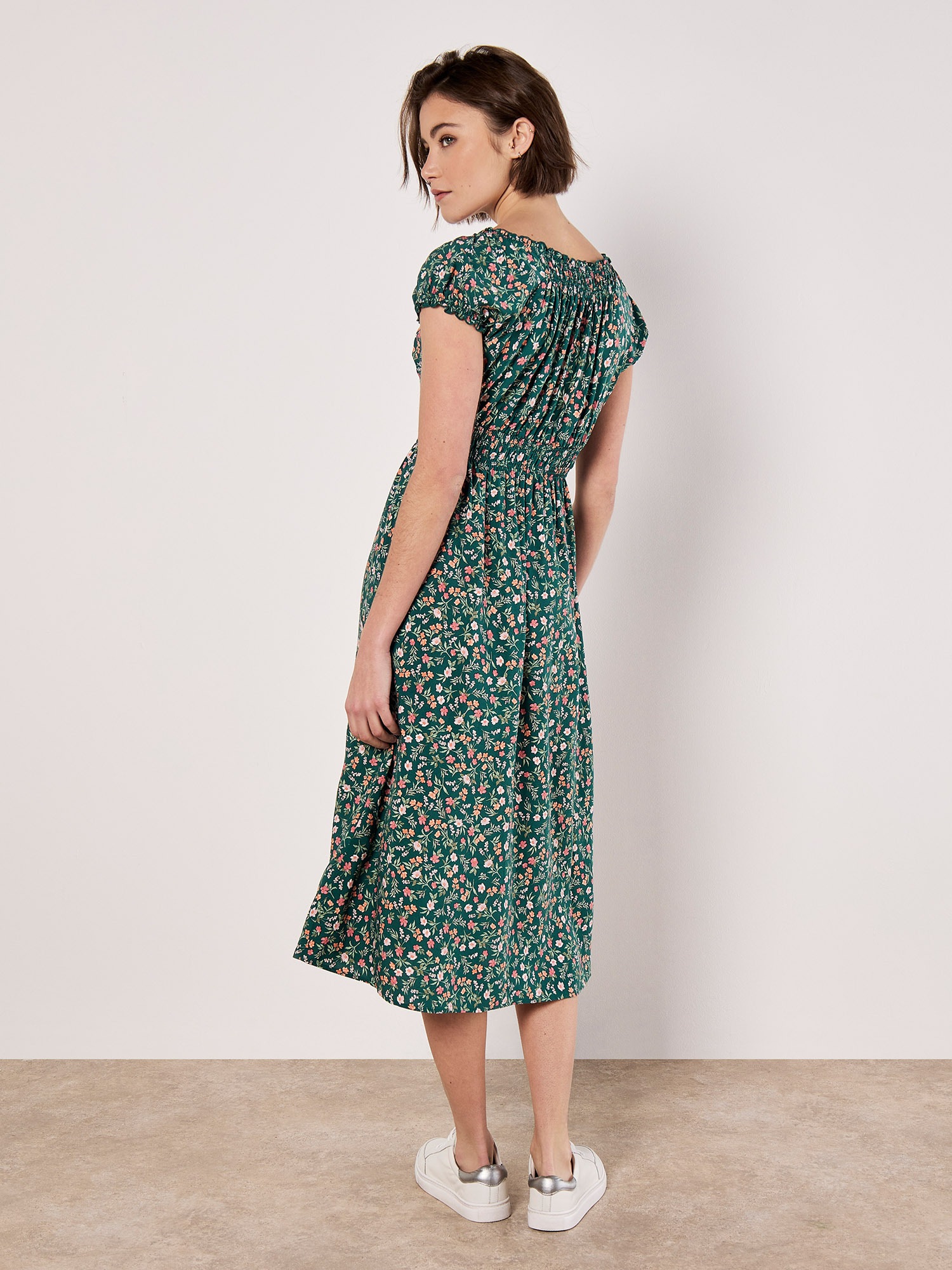 Apricot Midikleid »Midikleid« mit gesmokter Taille