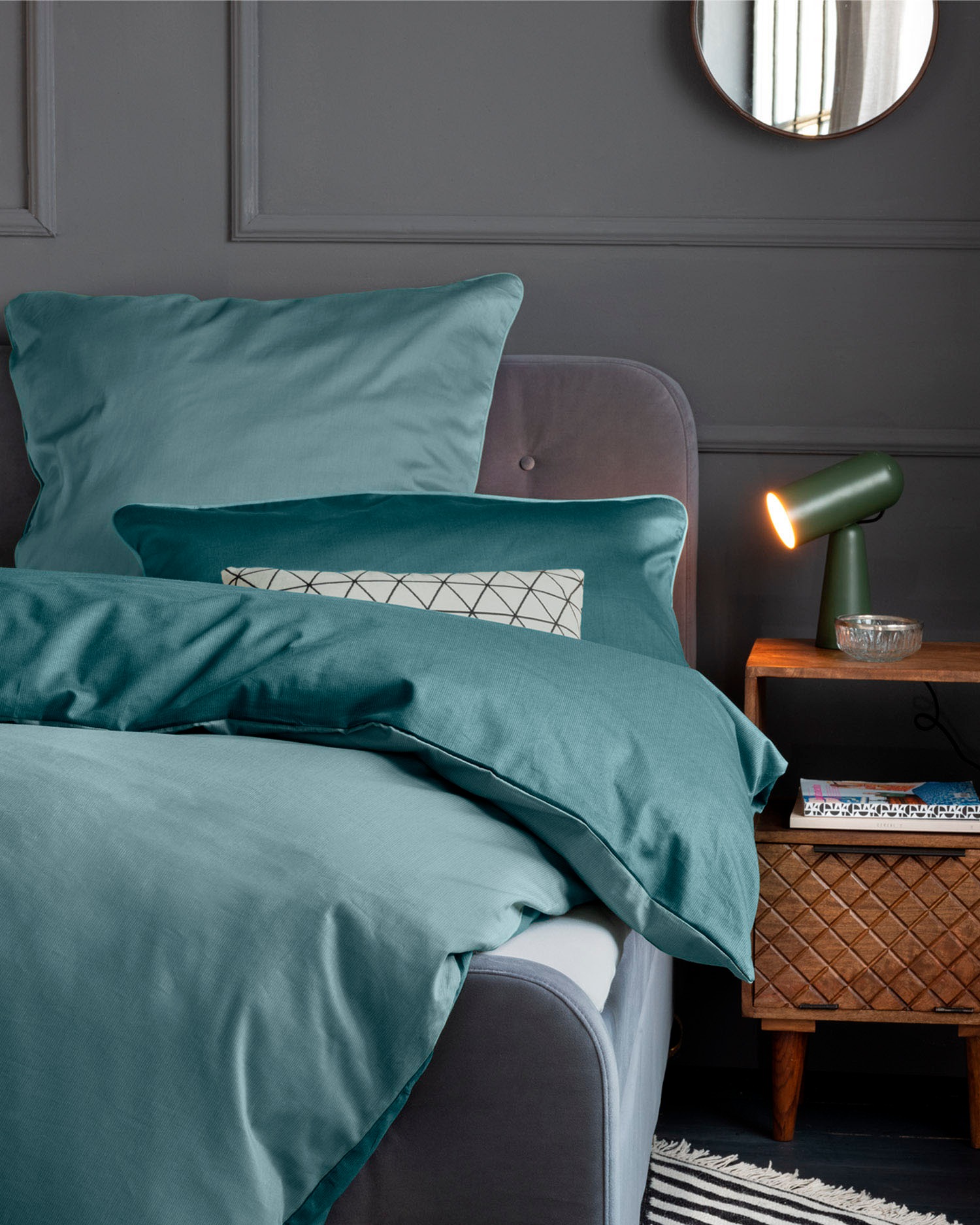 TOM TAILOR Wendebettwäsche »Lisa«, zarte Streifen in Uni-Optik, feiner Glanz, aus 100% Baumwolle, in Mako Satin Qualität, Bett- und Kopfkissenbezug mit Reißverschluss, pflegeleicht, easy care Ausrüstung, STANDARD 100 by OEKO-TEX® zertifiziert