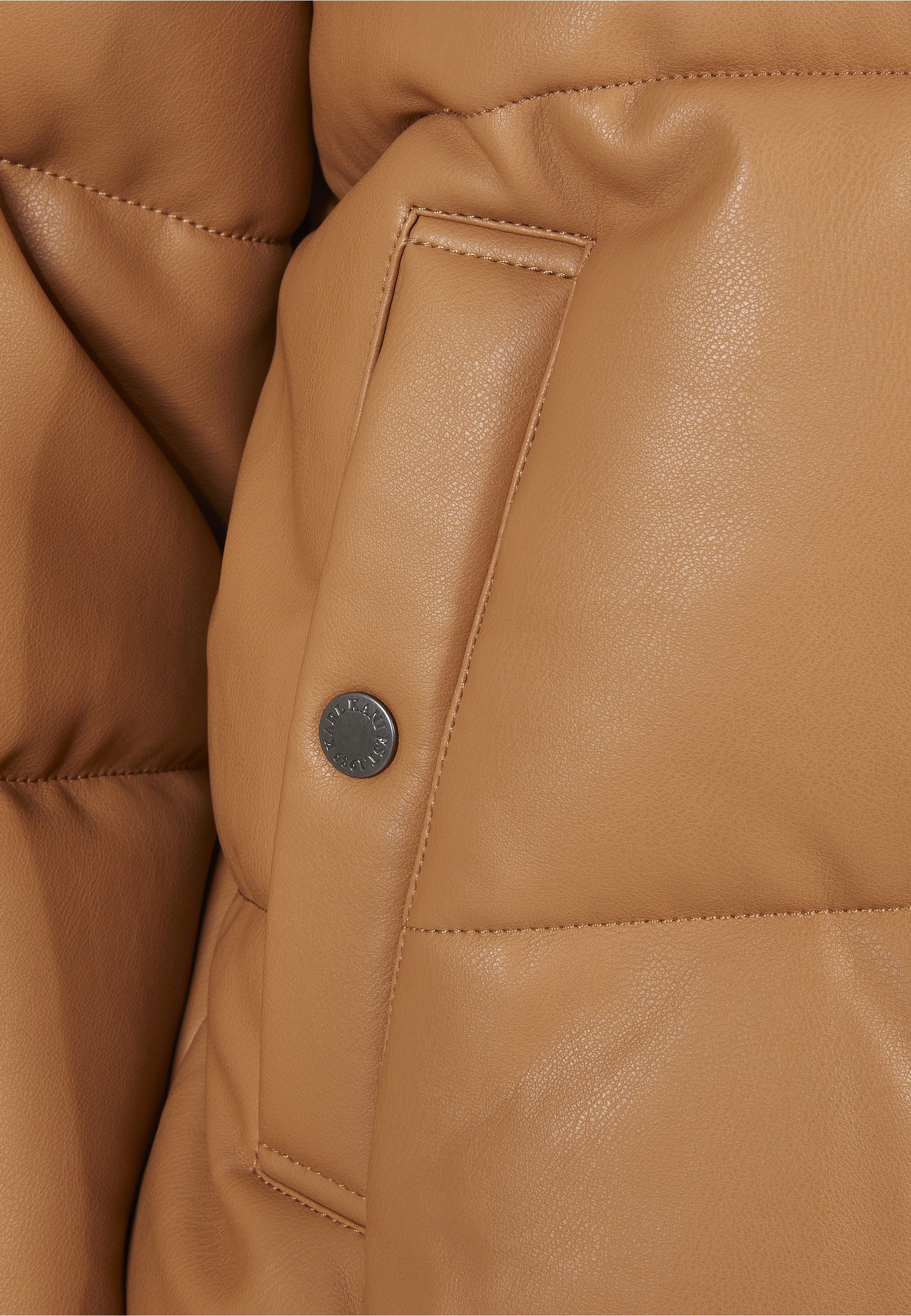 Karl Kani Allwetterjacke »Karl Kani Damen KW224-049-1KK Retro Puffer PU Jacket« 1 Stk. tlg. ohne Kapuze