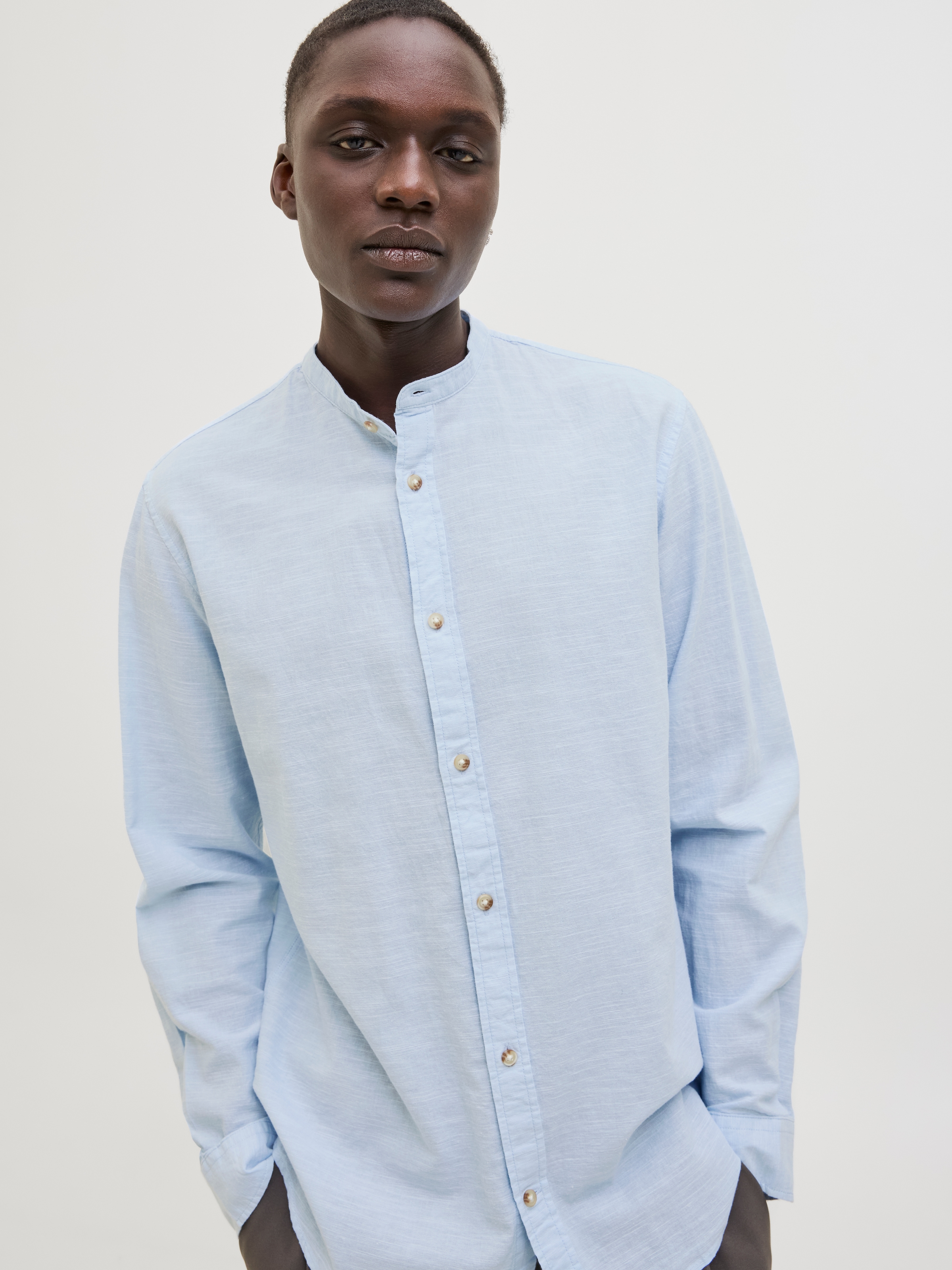 Jack & Jones Langarmhemd »JJESUMMER BAND SHIRT LS SN«, mit Bandkragen