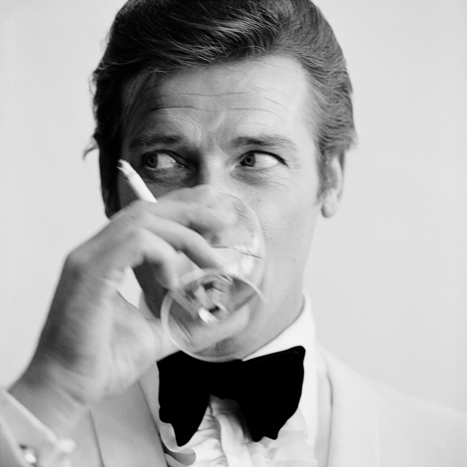 queence Acrylglasbild "Roger Moore", Schwarz-Weiß-Mann-Stars, Fine Art-Prin günstig online kaufen