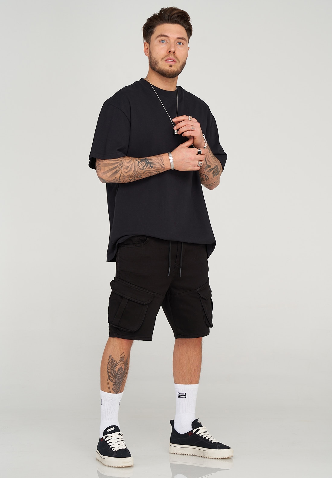 behype Shorts »STANLAY«, mit modischen Cargotaschen