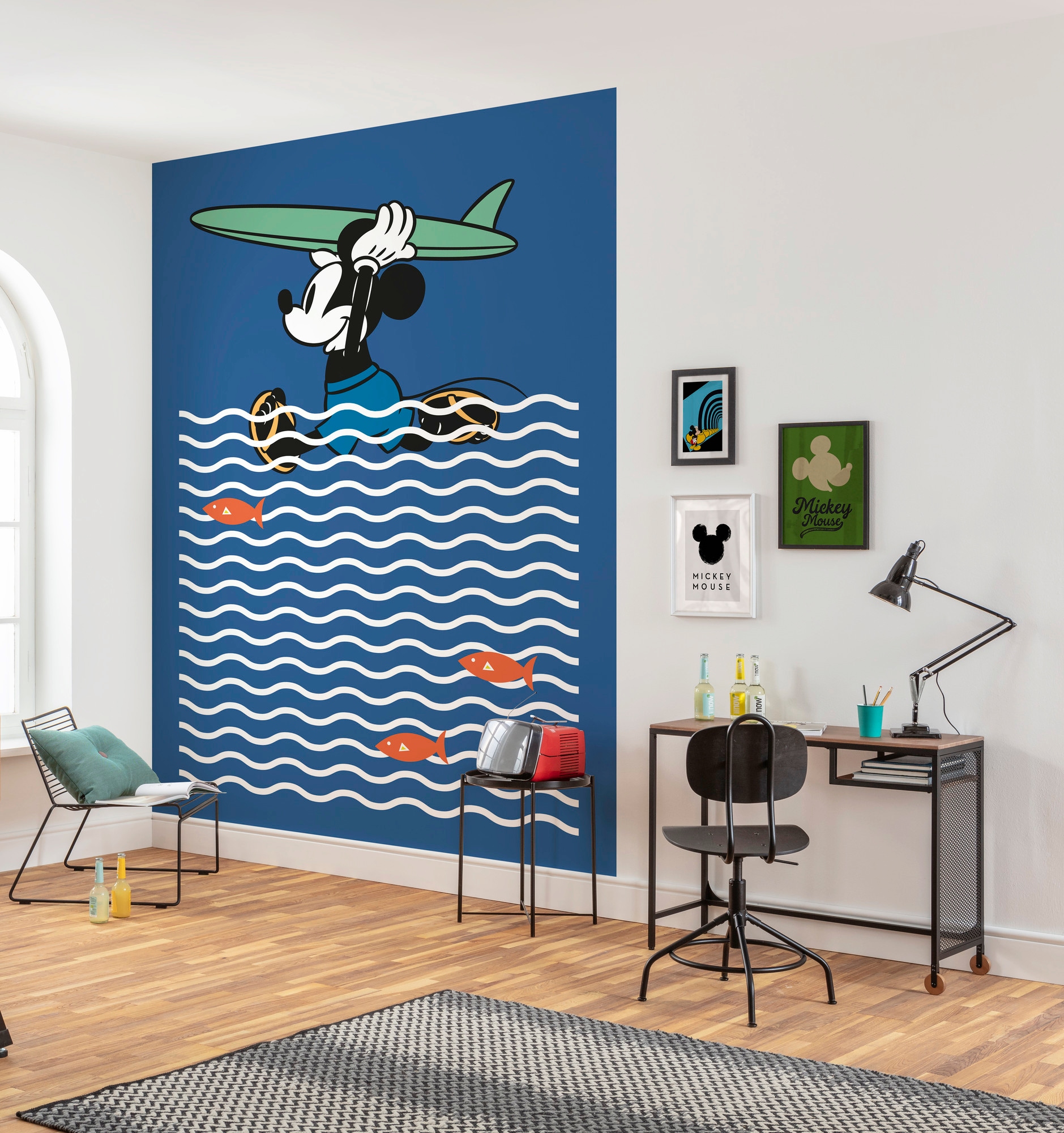 Komar Vliestapete »Digitaldruck Vlies - Mickey gone Surfin' - Größe 200 x 280 cm«, bedruckt, Kinderzimmer