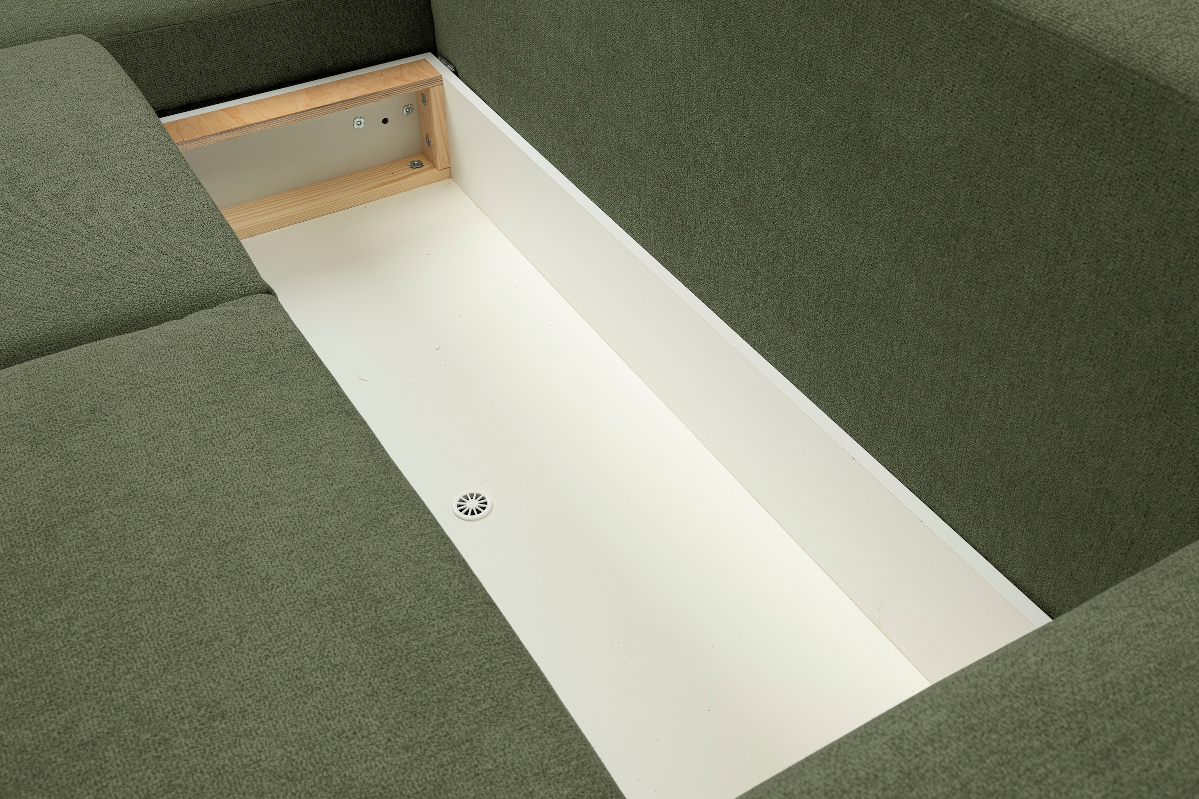 WERK2 Ecksofa »Riwa, modernes Sofa zum Kuscheln und Entspannen, Breite 300cm, L-Form«, Trendiges Ecksofa mit vielen Kissen, Schlaffunktion & Bettkasten