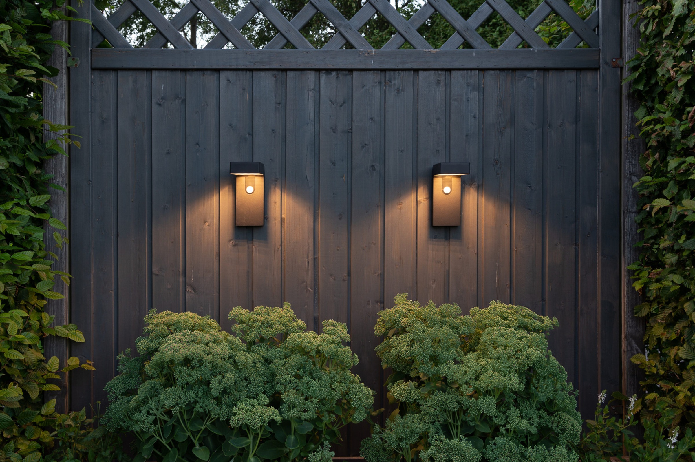Parforce Traditional Hunting LED Solarleuchte »Solar-Wandleuchte Vici« LED-Board 1 Stk. Warmweiß Bewegungs- und Dämmerungssensor, bis zu 300 lm für 25 Sekunden
