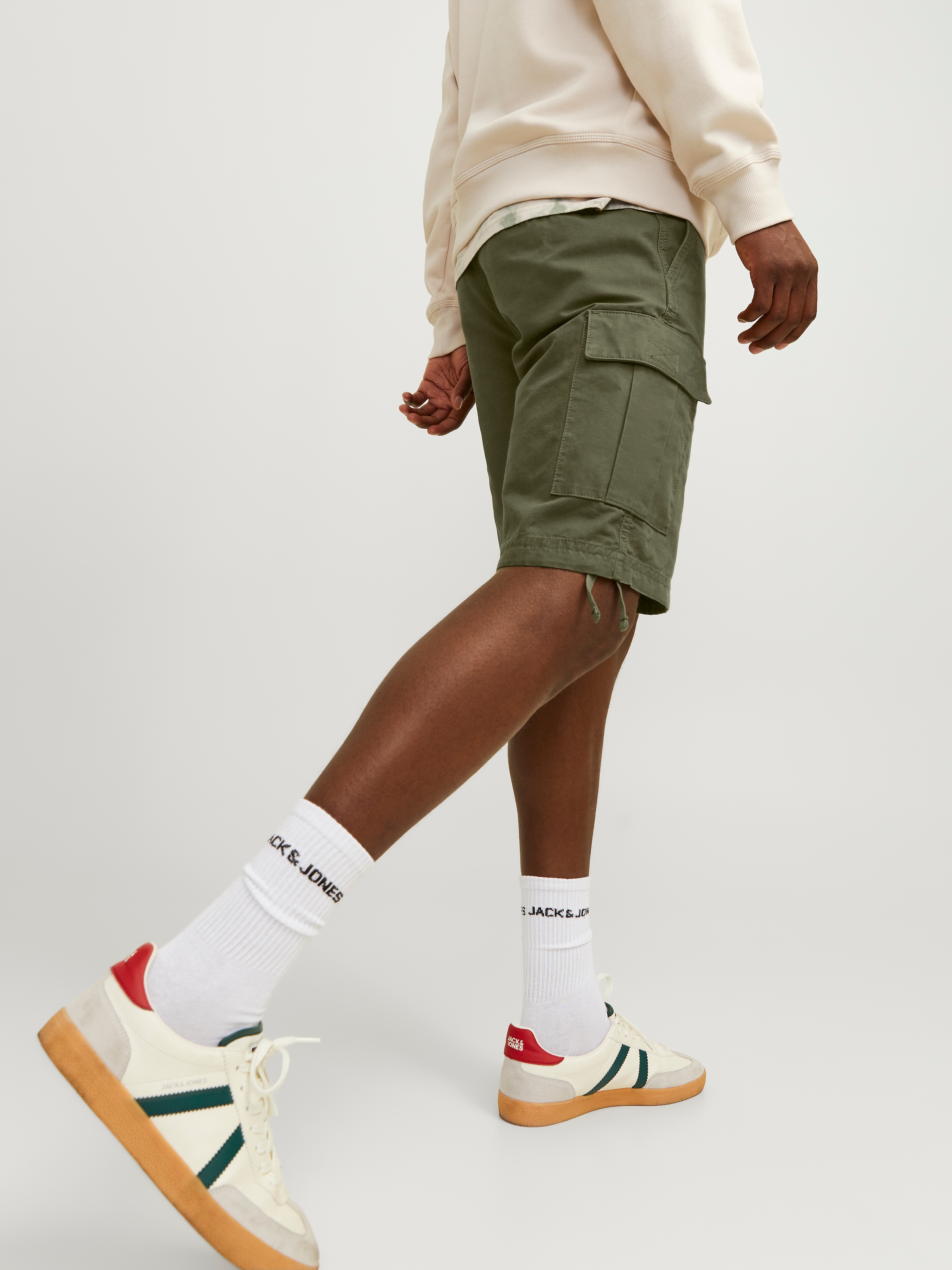 Jack & Jones Cargoshorts »JPSTCOLE BARKLEY JJCARGO SHORTS SN«, mit Cargo Taschen