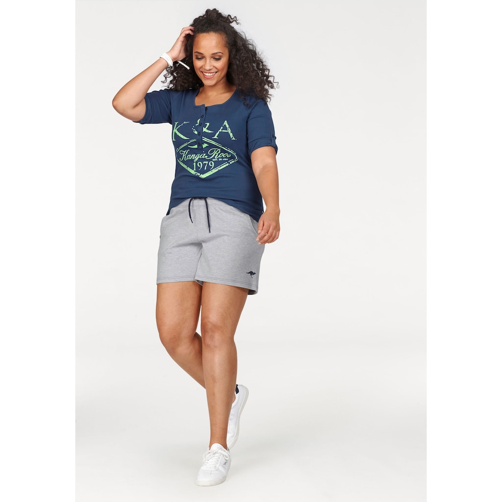 KangaROOS Sweatshorts, mit kontrastfarbener Kordel und kleinem Label-Print