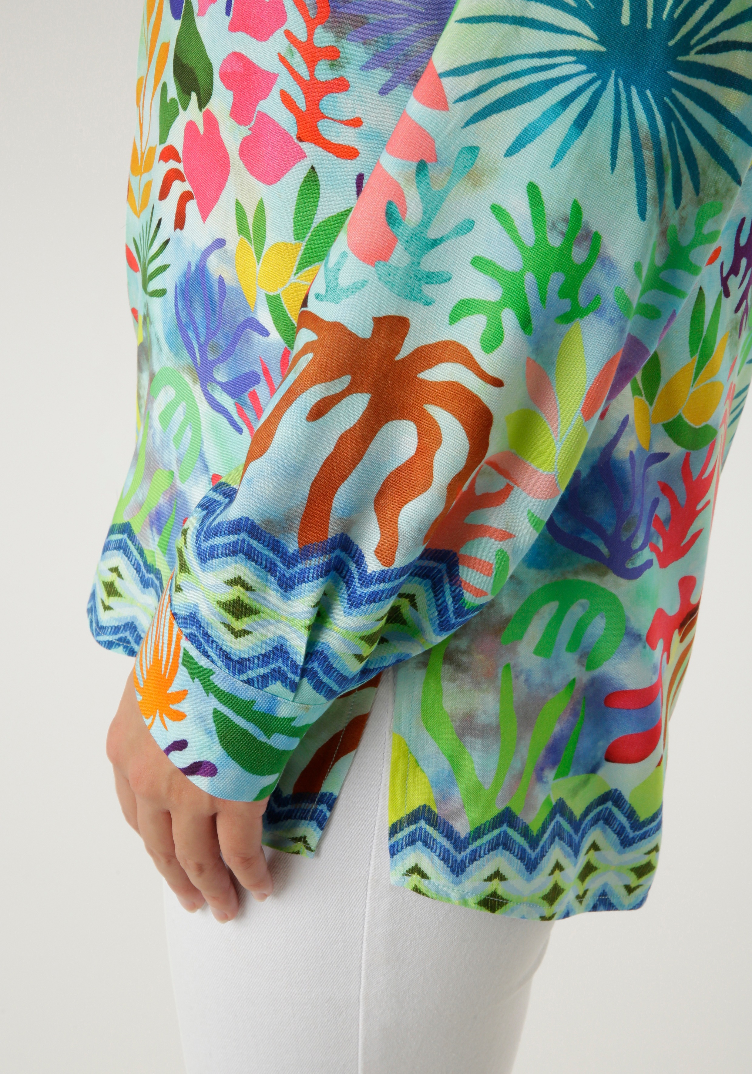 Thumbnail - Aniston SELECTED Schlupfbluse mit ausdrucksstarken Korallenmuster - NEUE KOLLEKTION