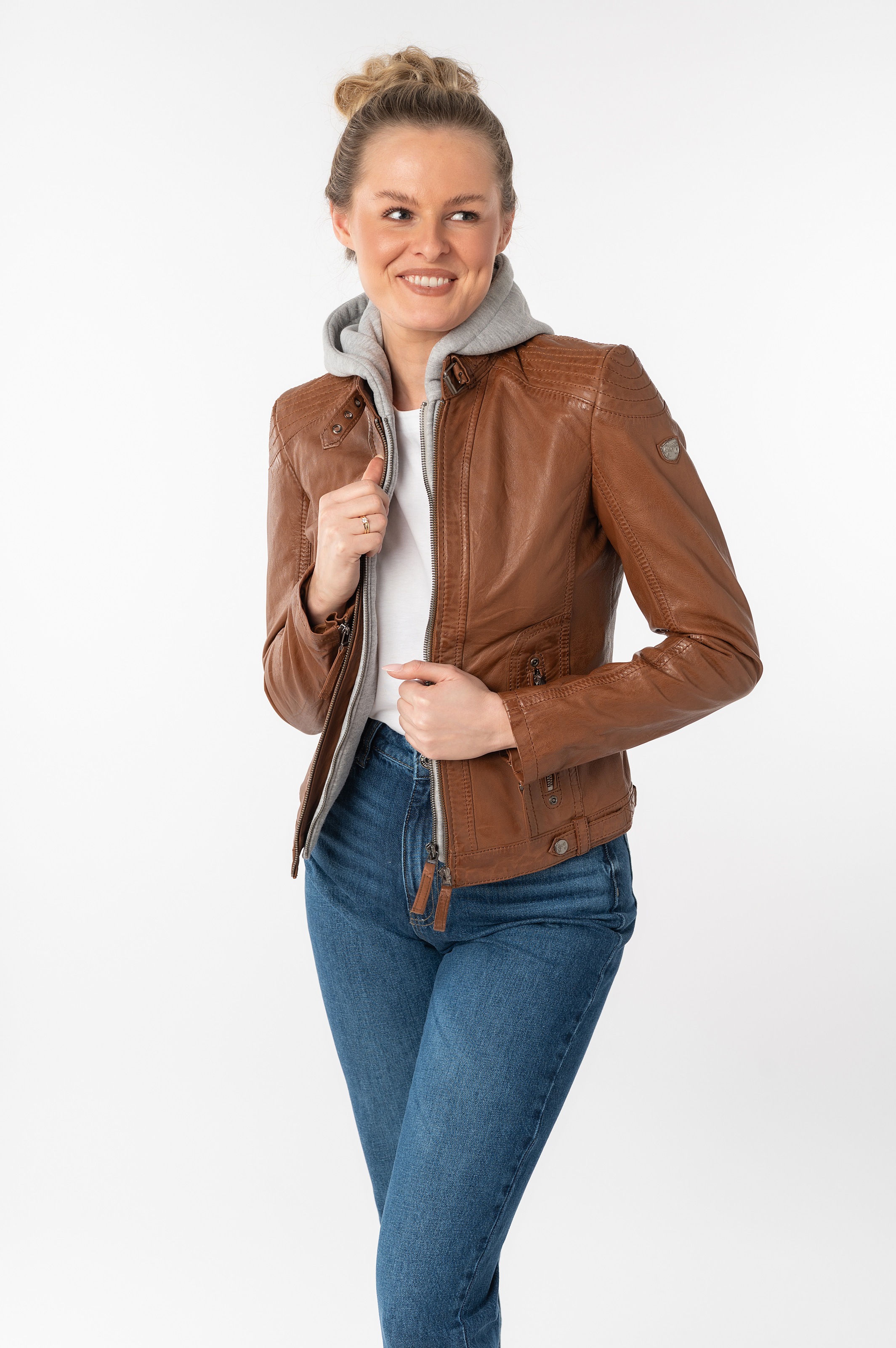 Thumbnail - Mauritius Lederjacke "Junja" mit Kapuze mit abnehmbarem Kapuzen-Einsatz und aufwendigen Biker-Details