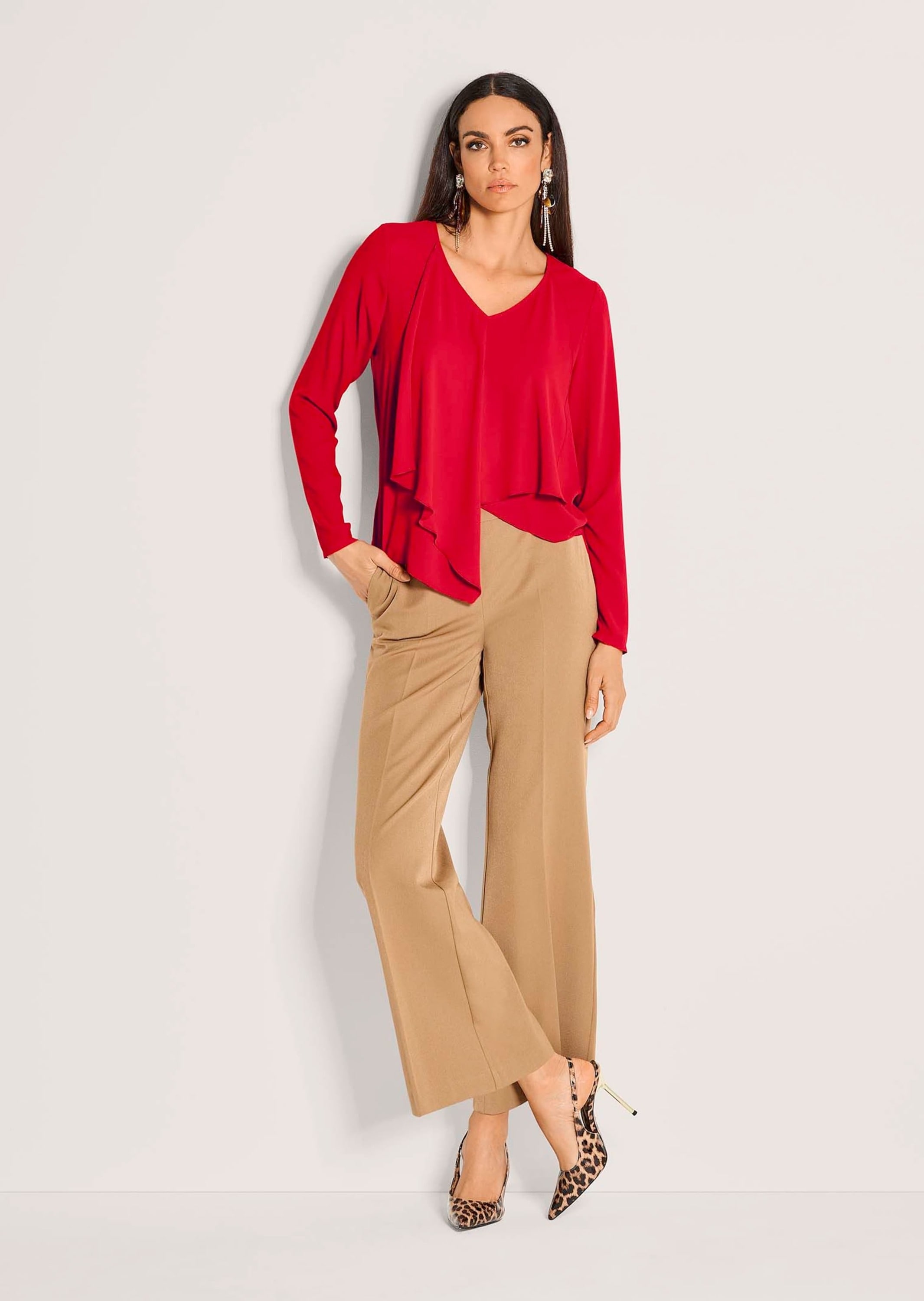 MADELEINE Langarmbluse »Volantbluse Elegante Bluse mit asymmetrischem Saum«