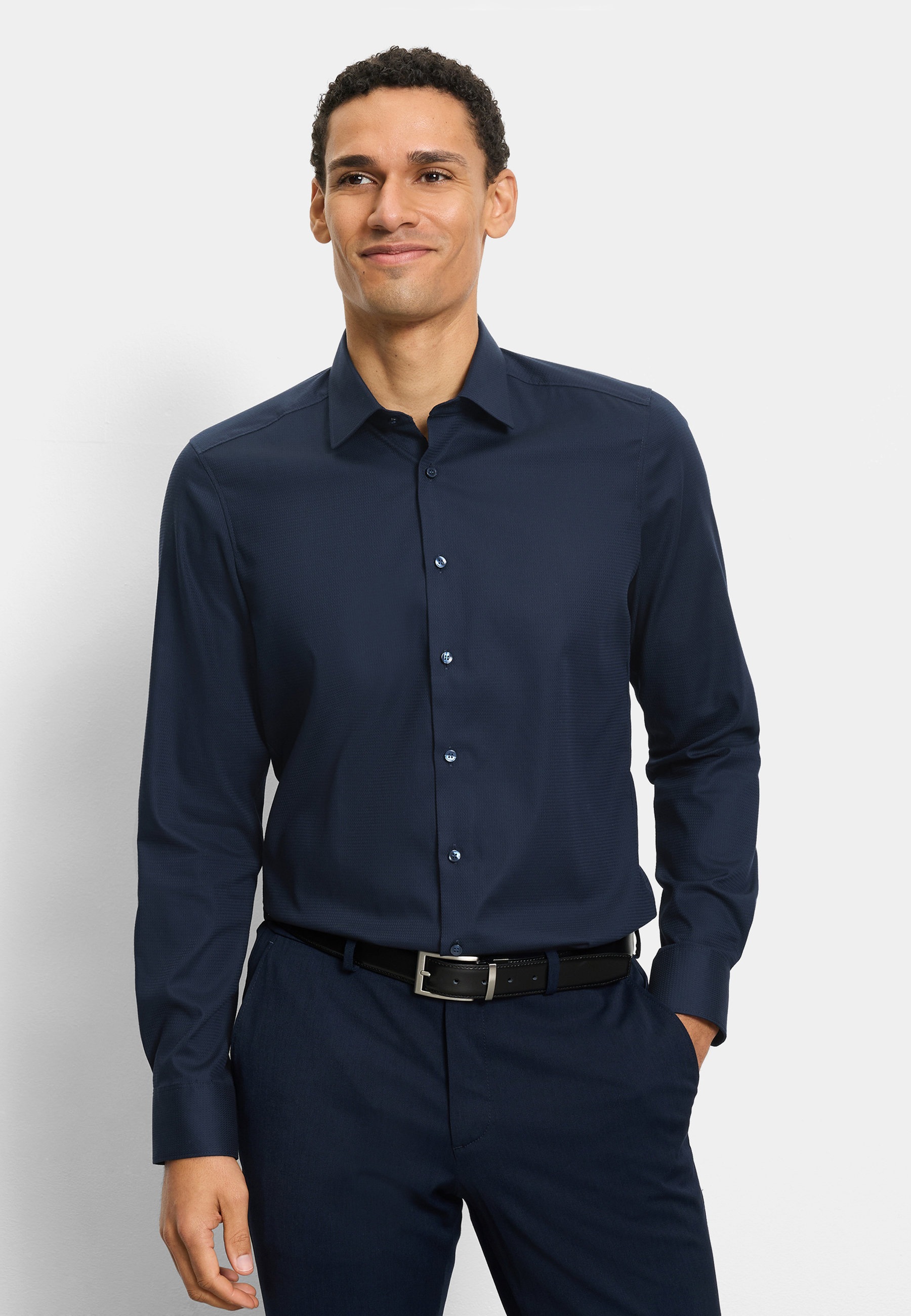 Langarmhemd OLYMP "Level Five", Herren, Gr. 42, N-Gr, marine, Web, Obermaterial: 97% Baumwolle, 3% Elastolefin, normal, 2-Knopf-Manschette, Hemden, Under-Button-down-Kragen, Businesshemd, body fit, fein strukturiert