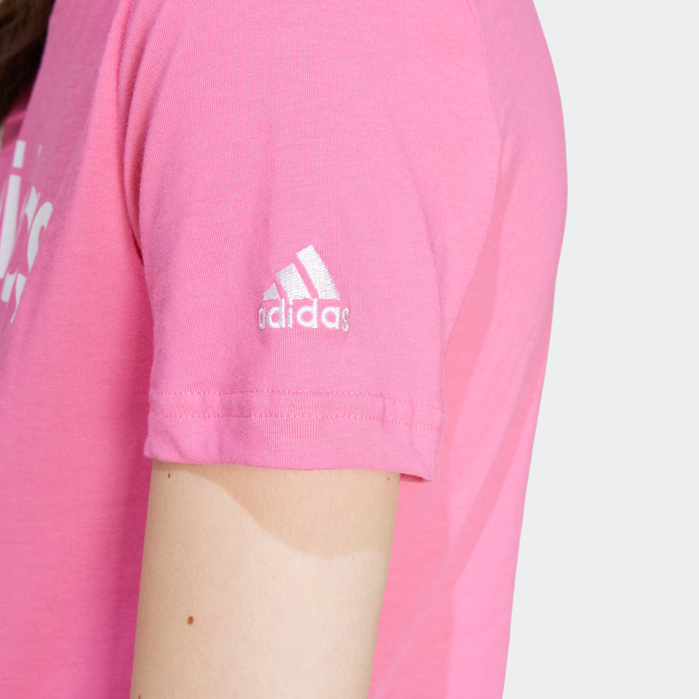 adidas Sportswear T-Shirt »LOUNGEWEAR ESSENTIALS SLIM LOGO«