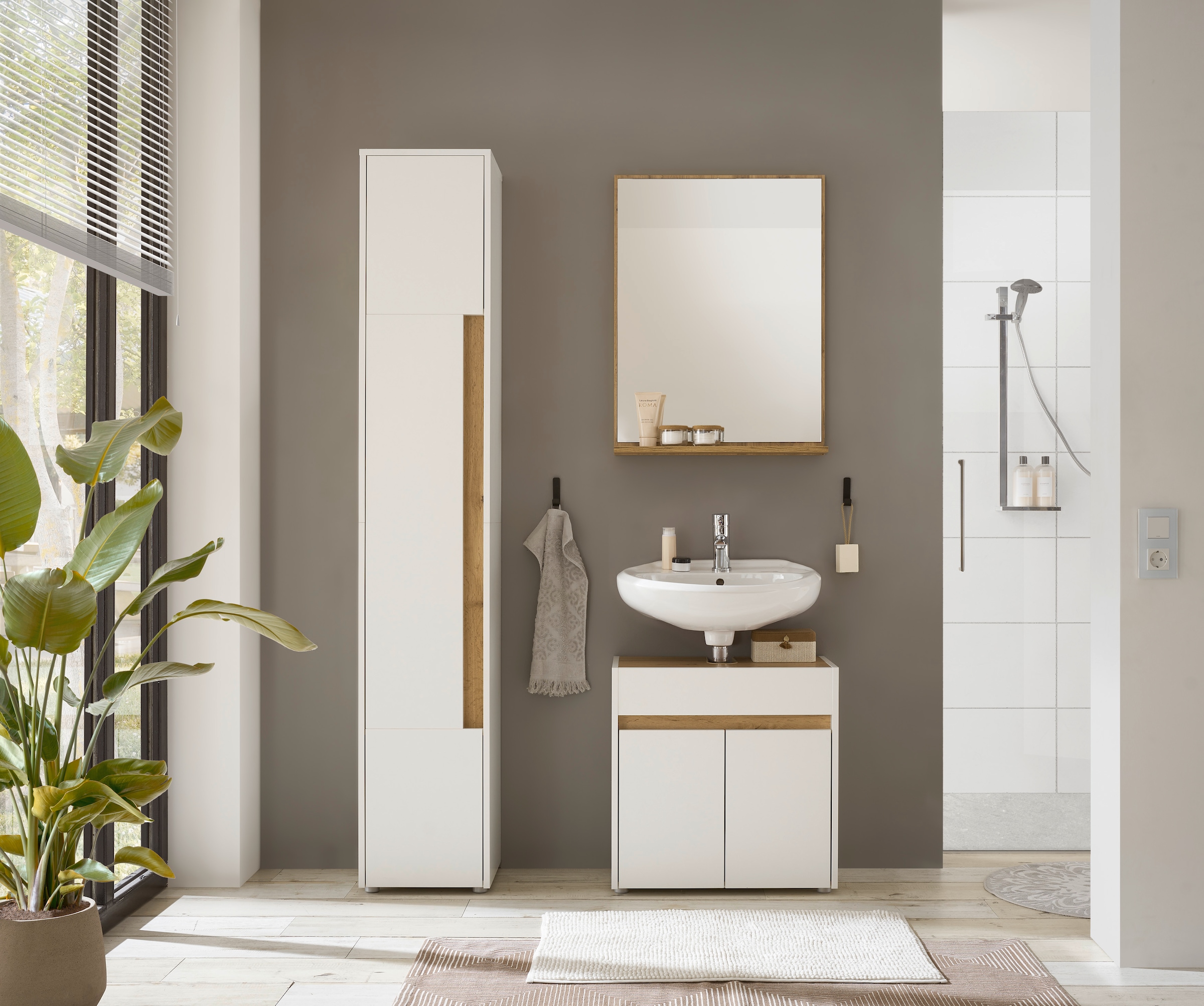 INOSIGN Badmöbel-Set »CITY/ GIRON, Bad im zeitlosen Design, 3-teiliges Badezimmer«, (Set, 3 St.), Badschränke und Spiegel, in zwei Farben verfügbar, viel Stauraum