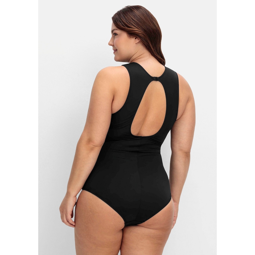 Sheego Badeanzug »Große Größen«, mit raffiniertem Ausschnitt vone und hinten
